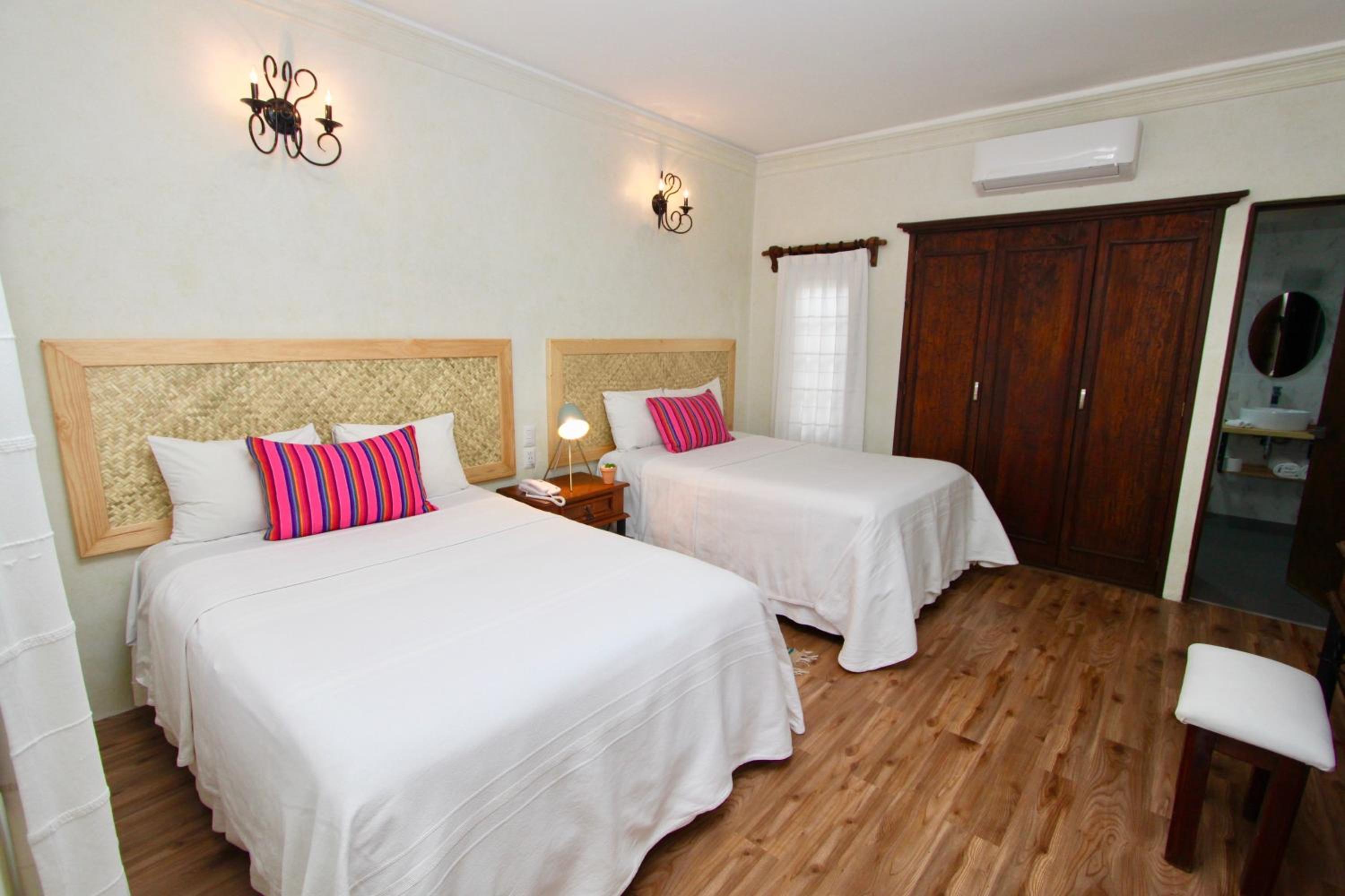 Double Room with Two Double Beds photo 2