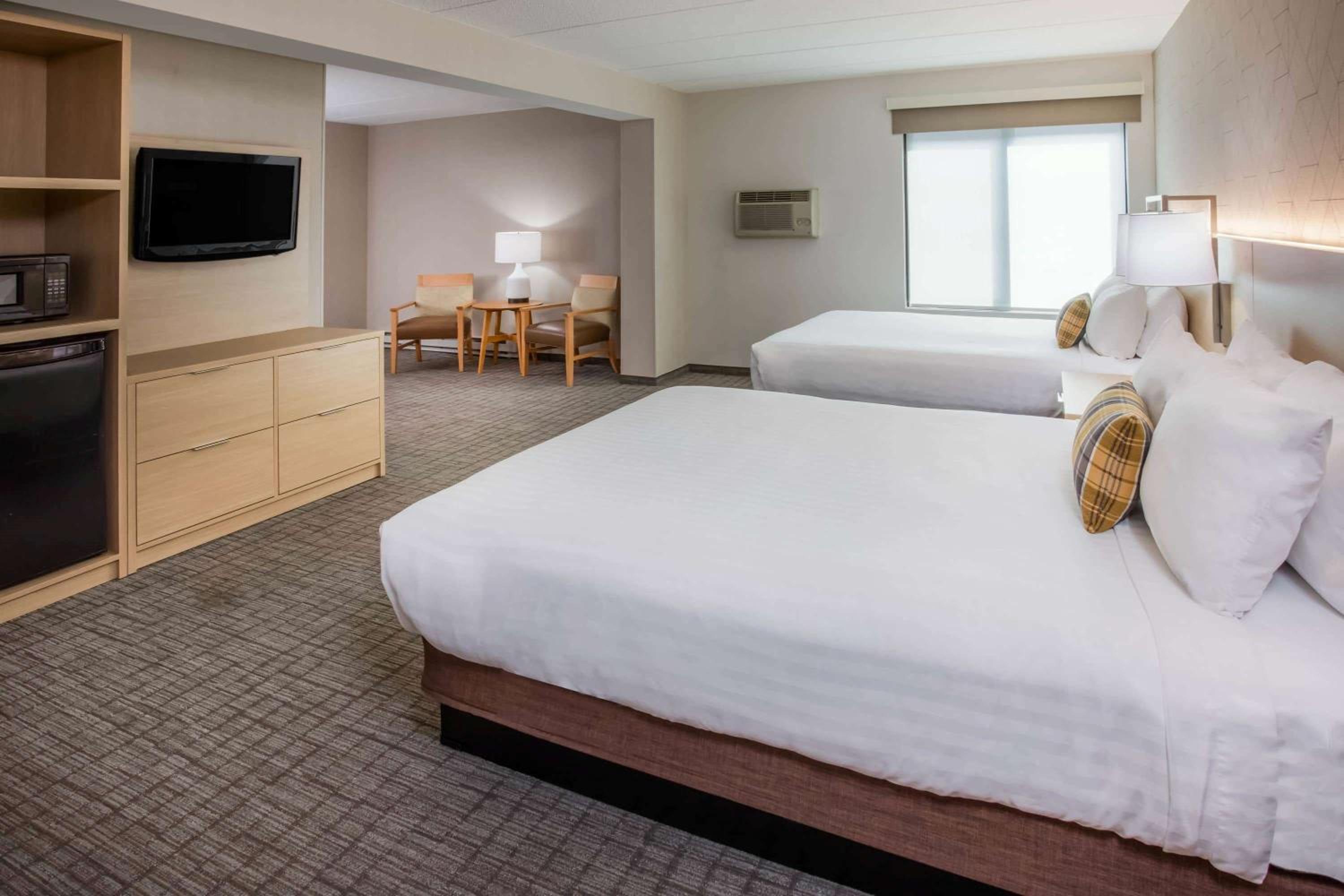 Queen Room with Two Queen Beds - Mobility/Hearing Impaired Accessible - Non-Smoking - Photo 1