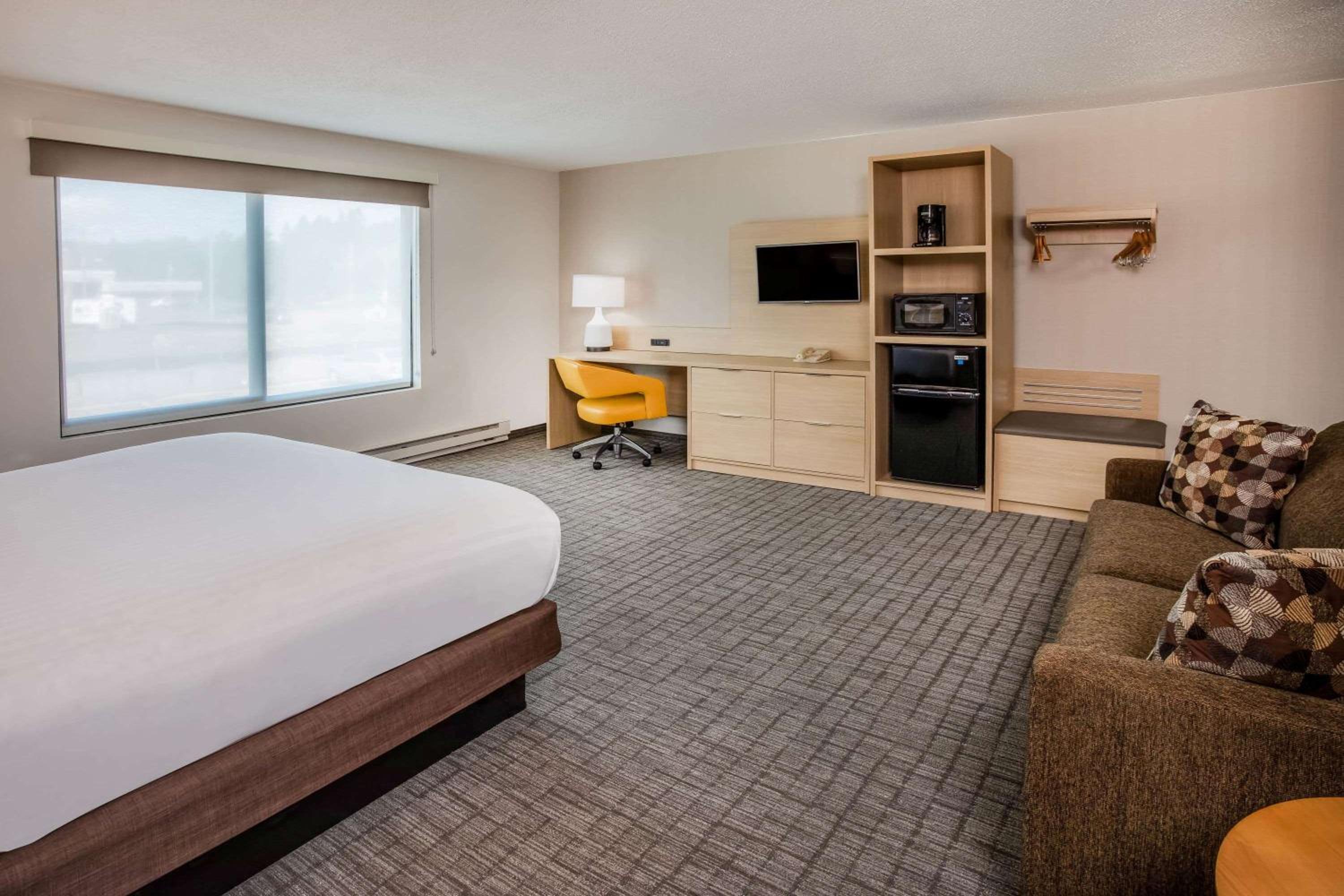 King Studio Suite - Non-Smoking - Photo 1