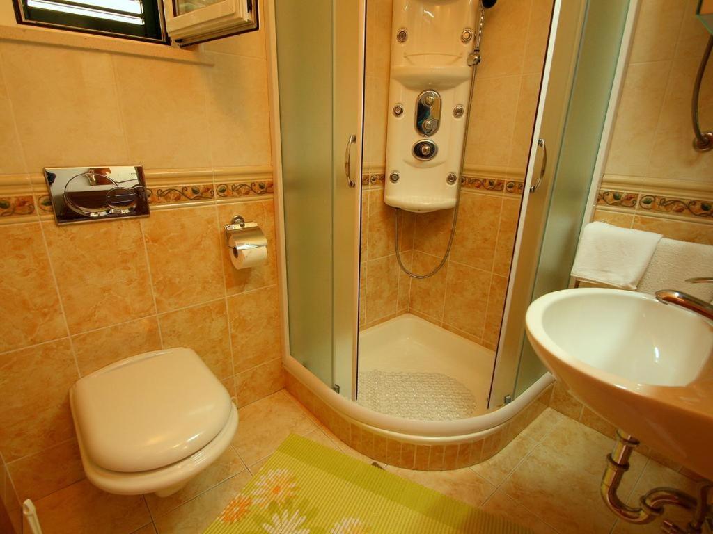 Apartment with Terrace photo 2