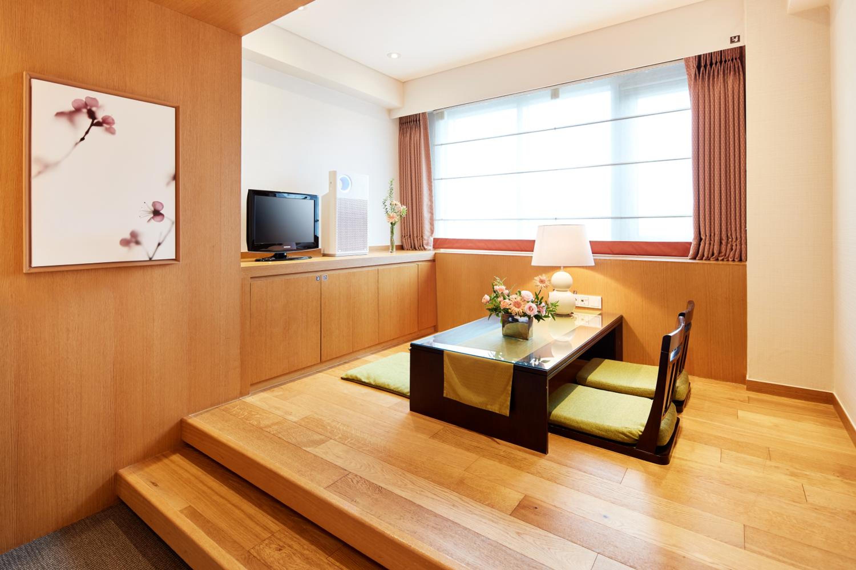 Premier Twin Room - Photo 4