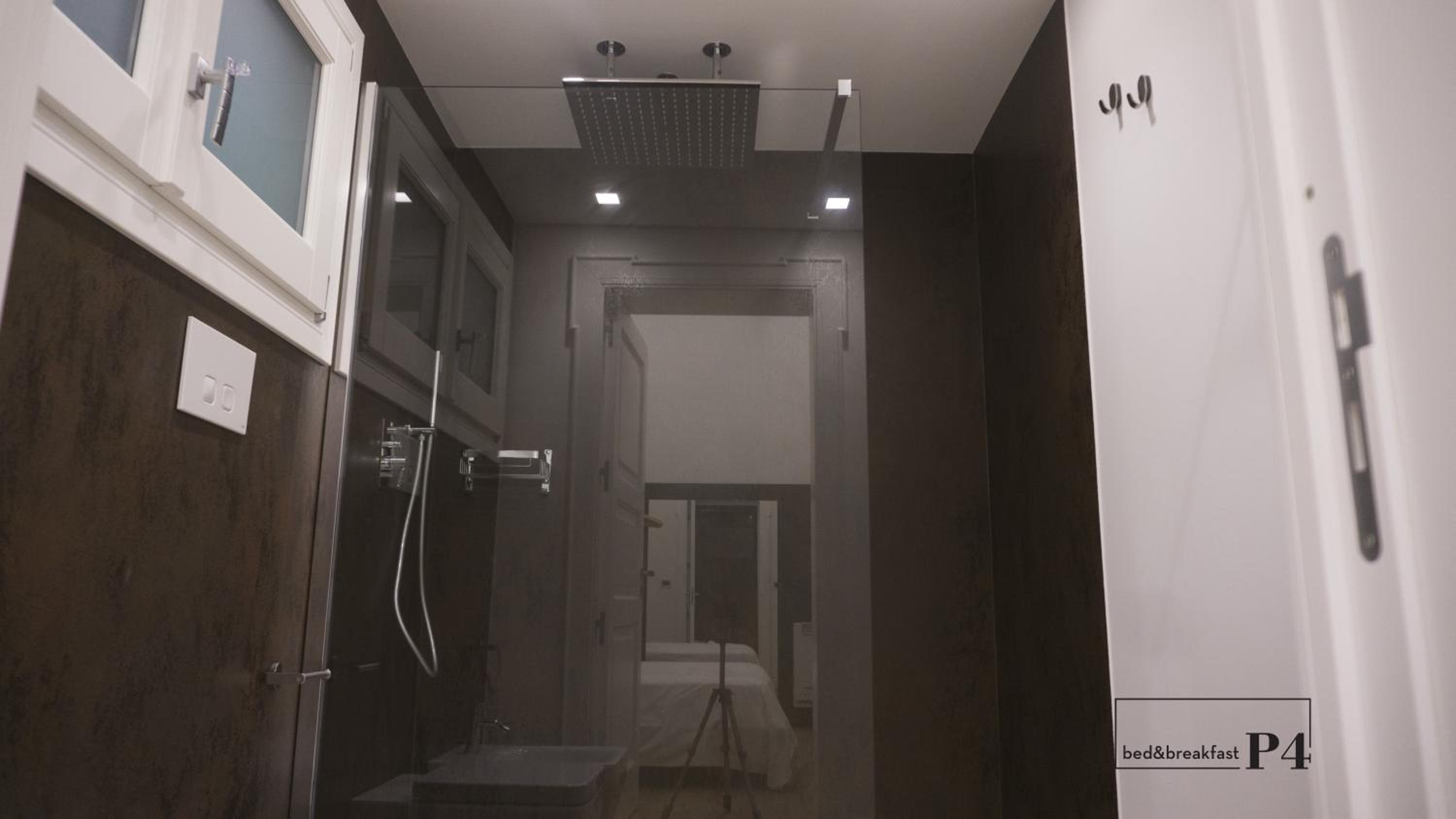 Deluxe King Room - Photo 6