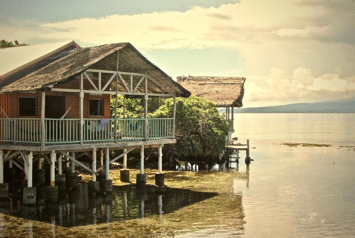Two-Bedroom Bungalow - Over Water photo 2