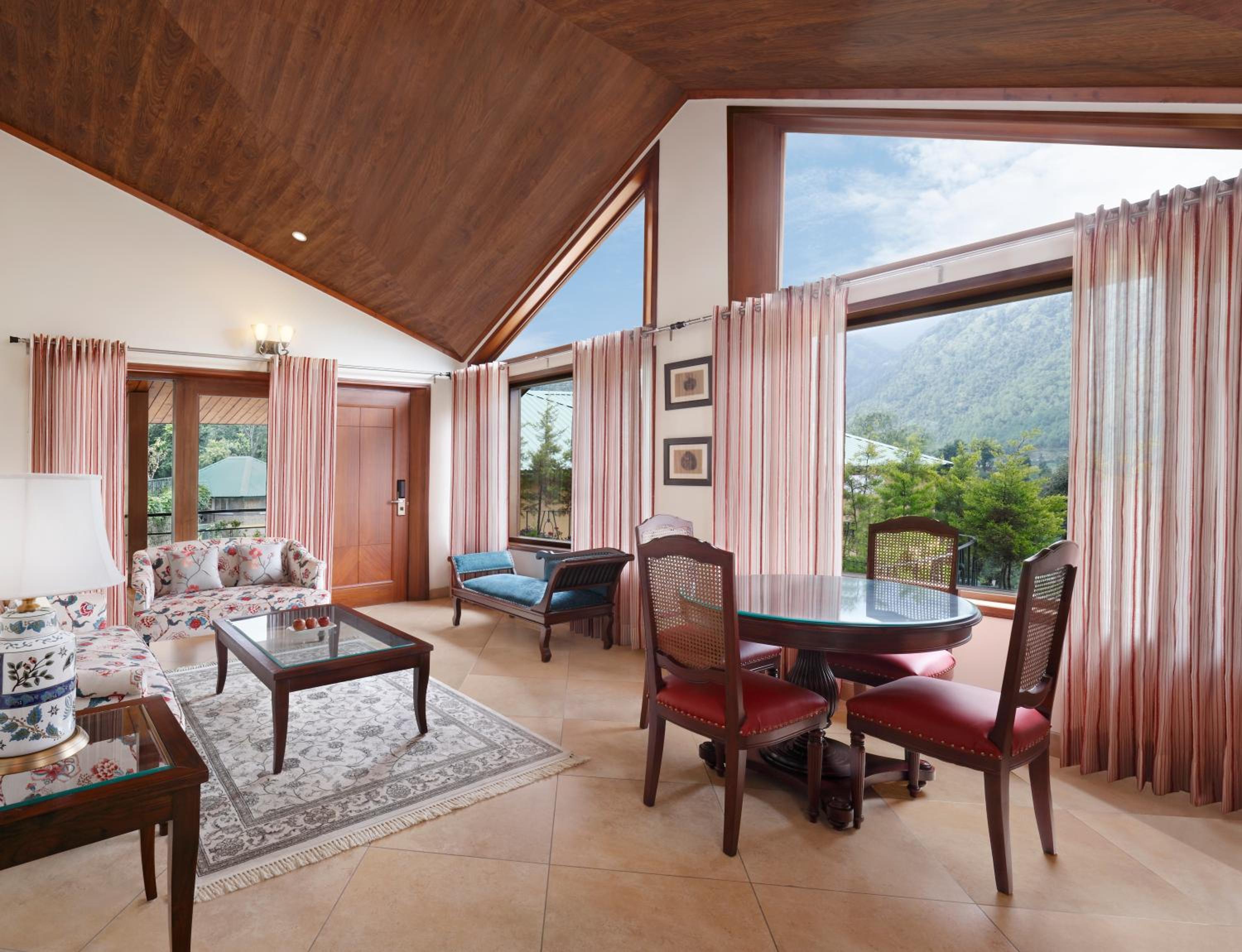 Executive Suite with Valley View and Private Sitting Area - Photo 4