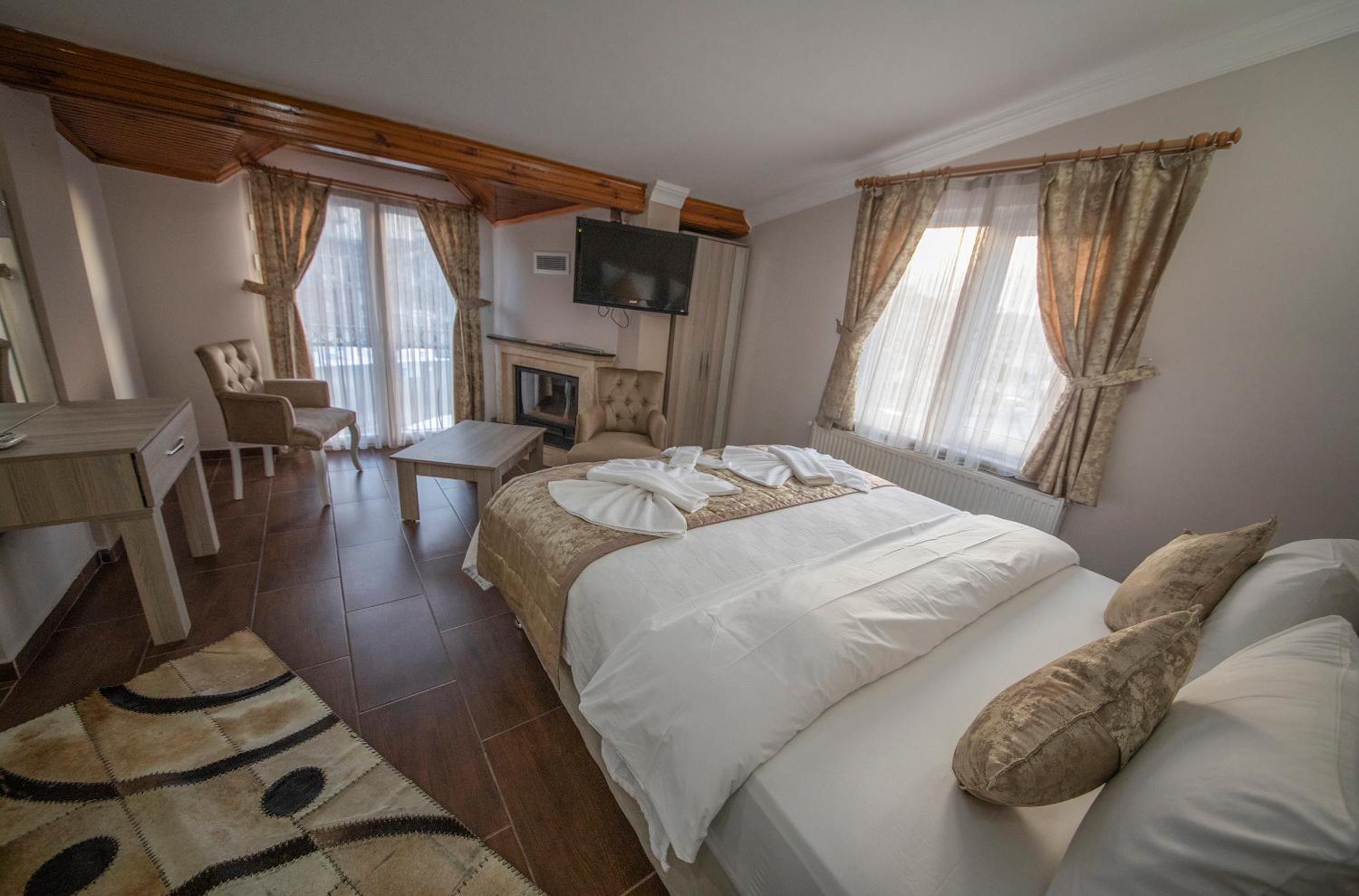 Double Room - Photo 15