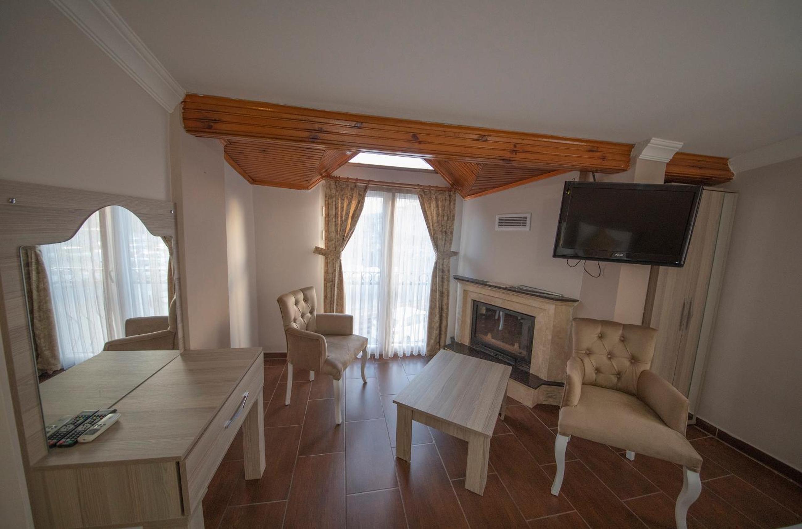 Double Room - Photo 14