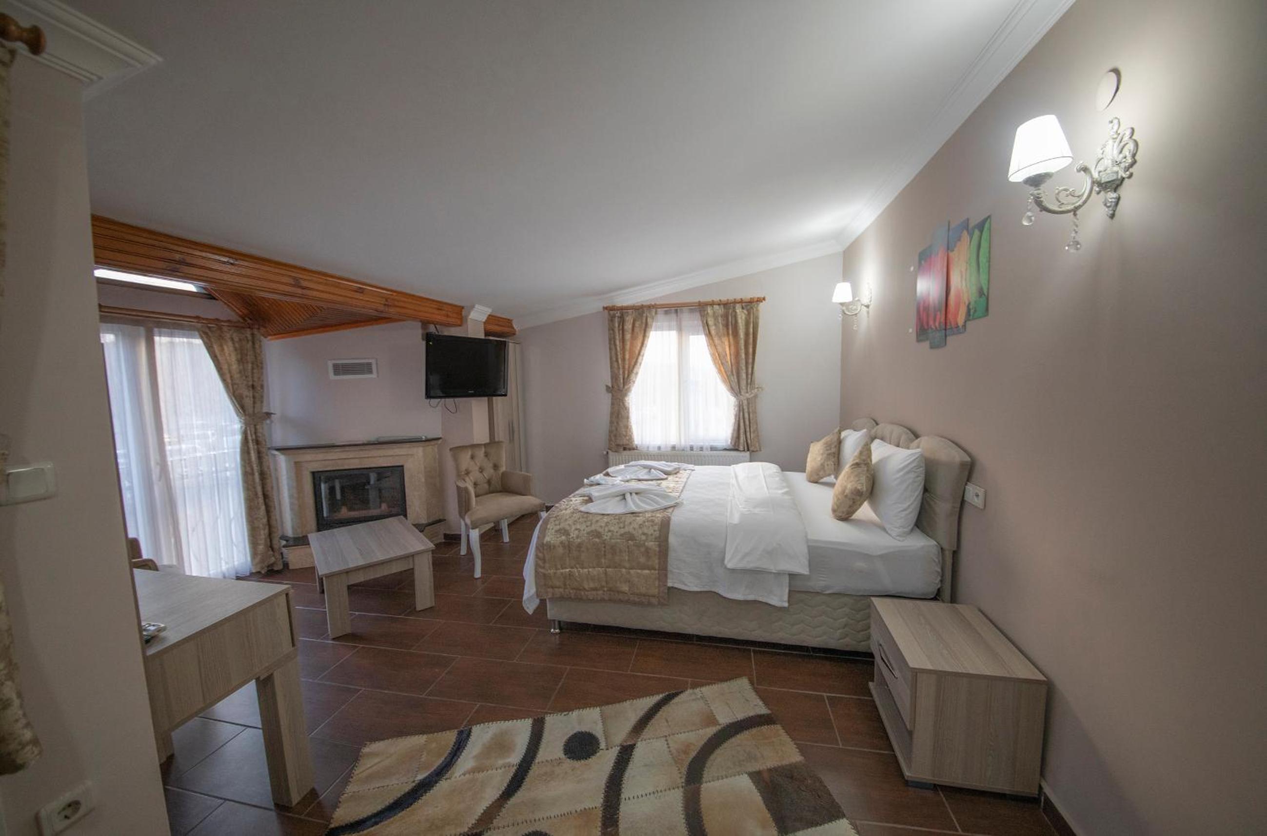 Double Room - Photo 13