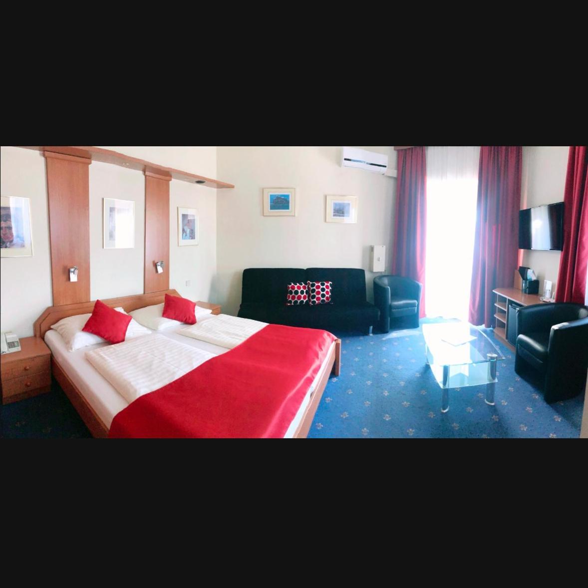 Classic Quadruple Room photo 1