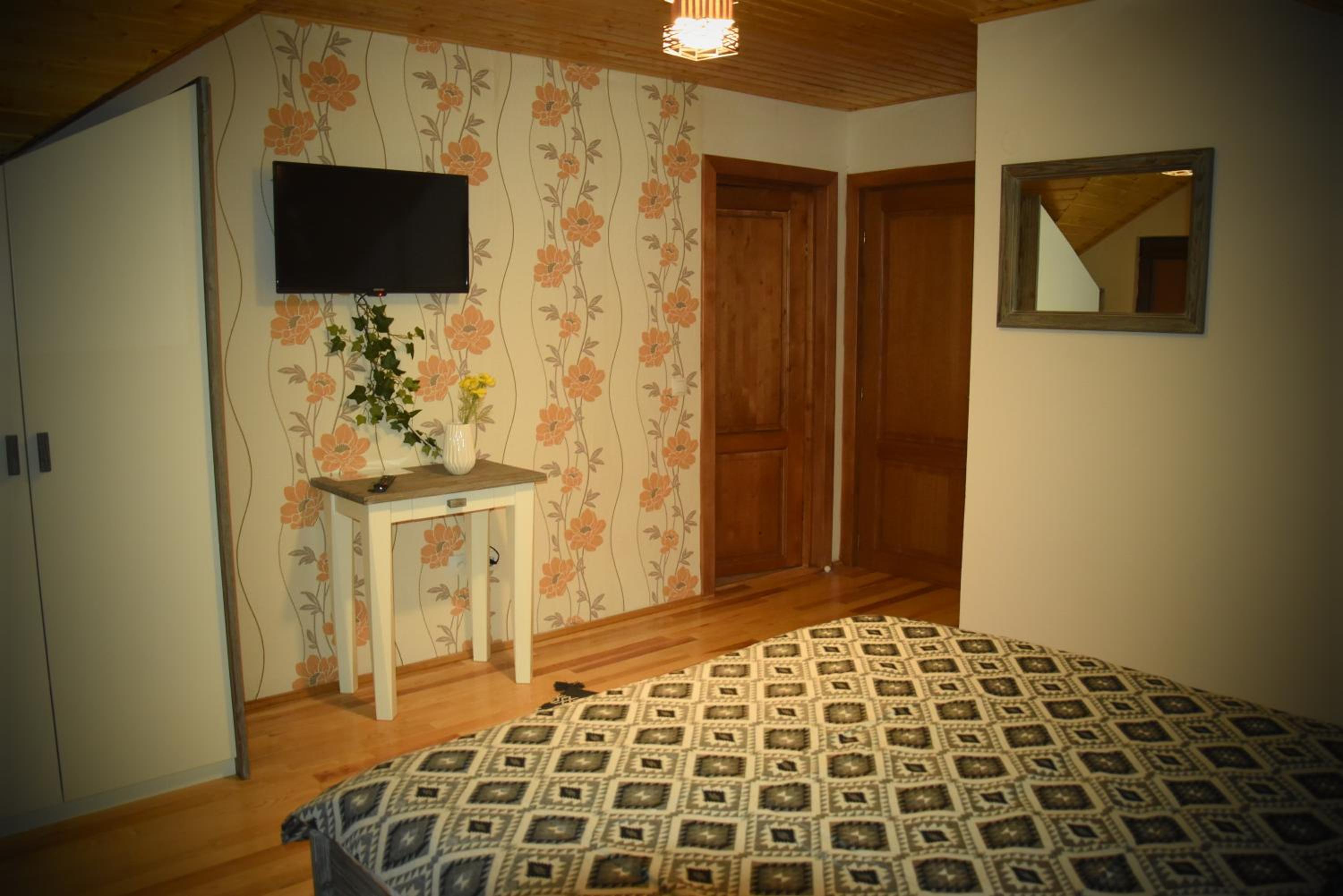 Double Room with Balcony - Photo 1