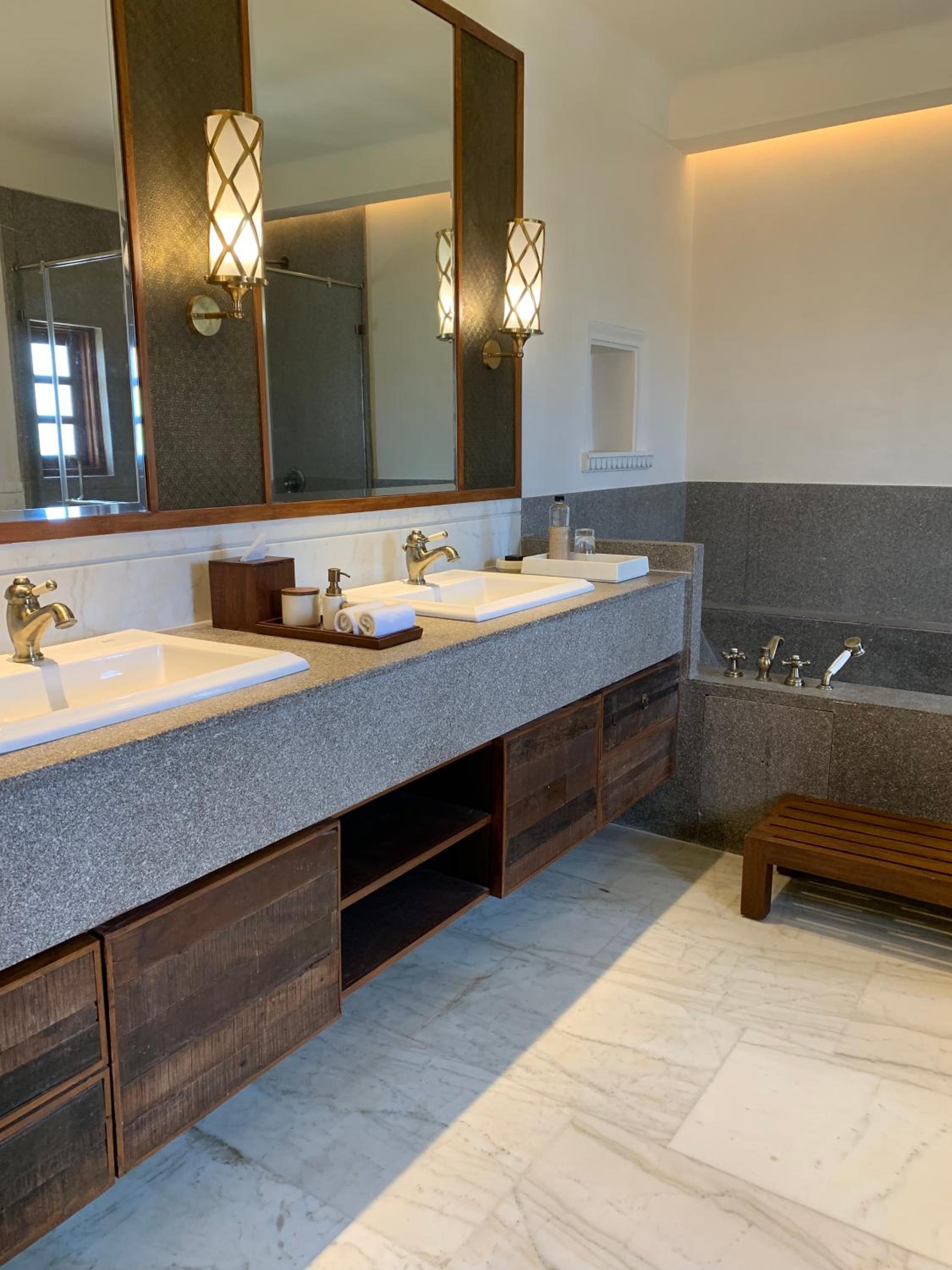 Royal King Suite