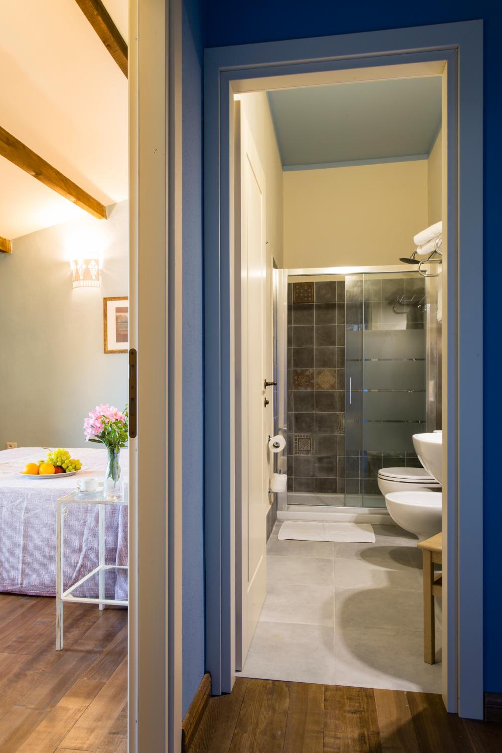Classic Suite - Photo 23