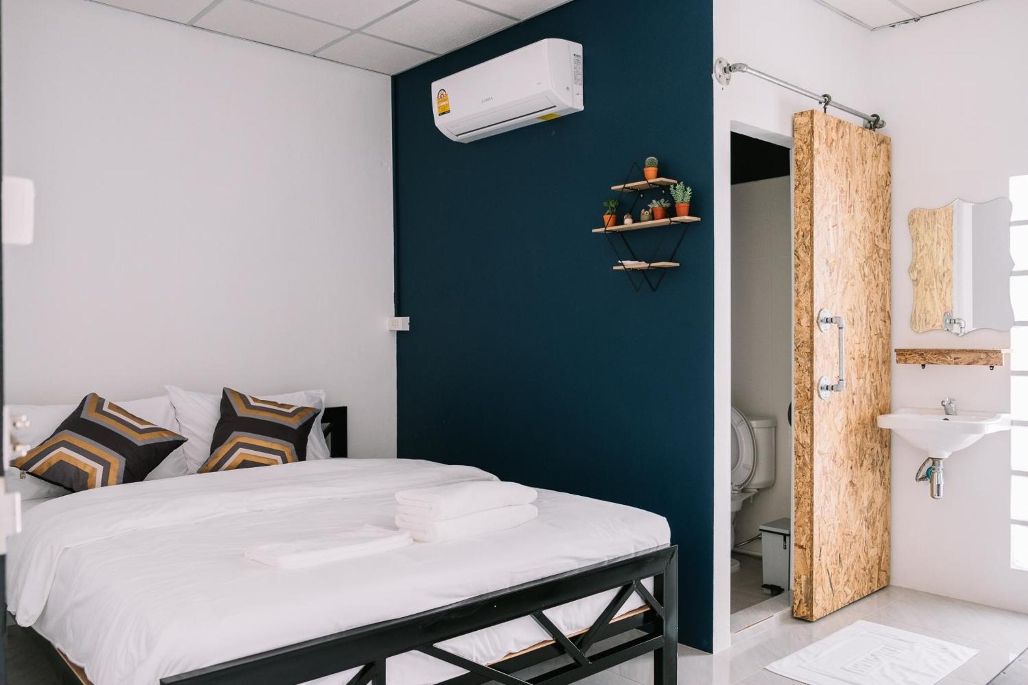 Deluxe Queen Room