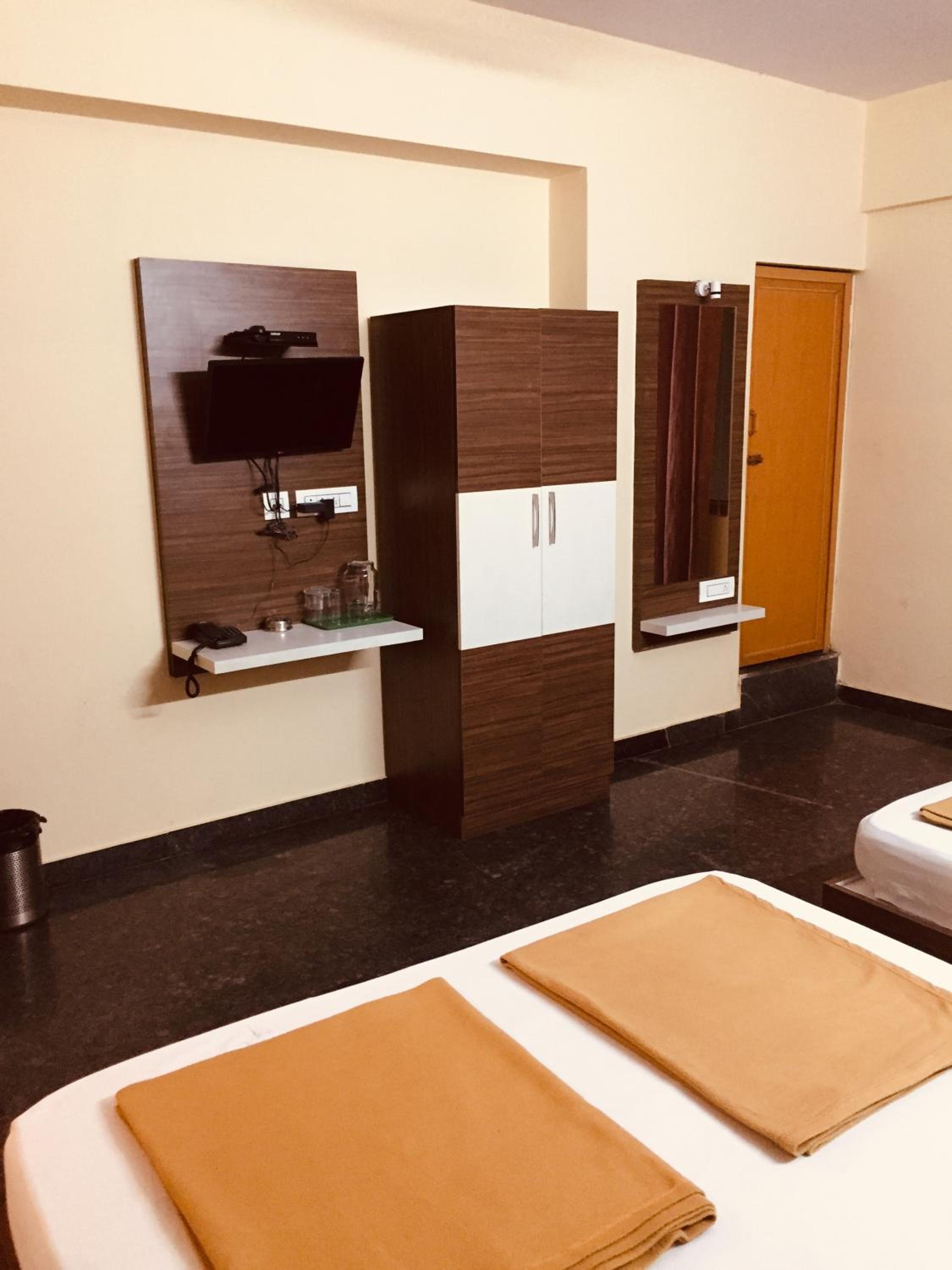 Deluxe Triple Room - Photo 10