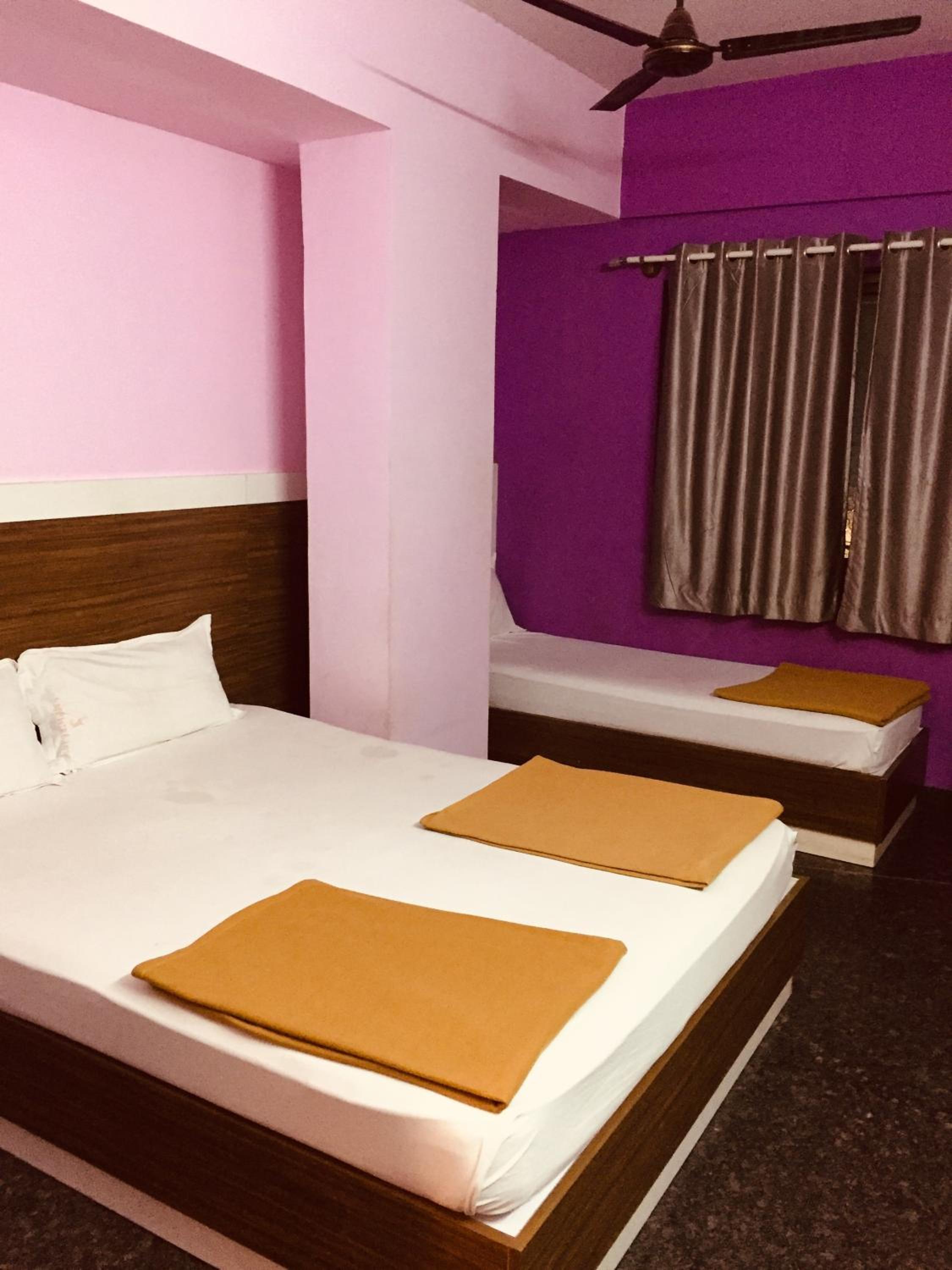 Deluxe Triple Room - Photo 13