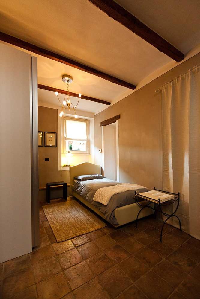 Junior Suite with Balcony - Photo 5