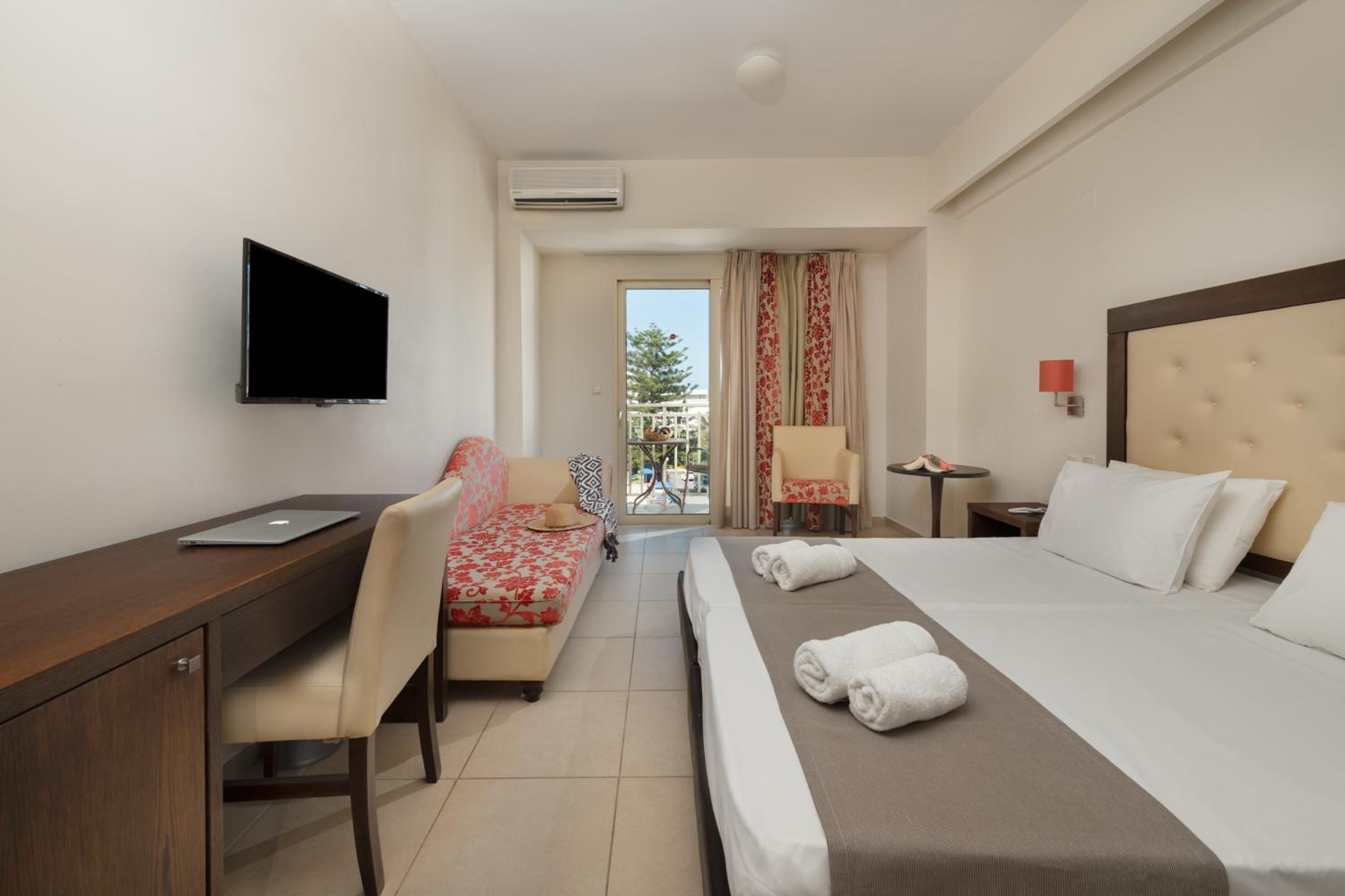 Superior Double Room with Sea View - Photo 1