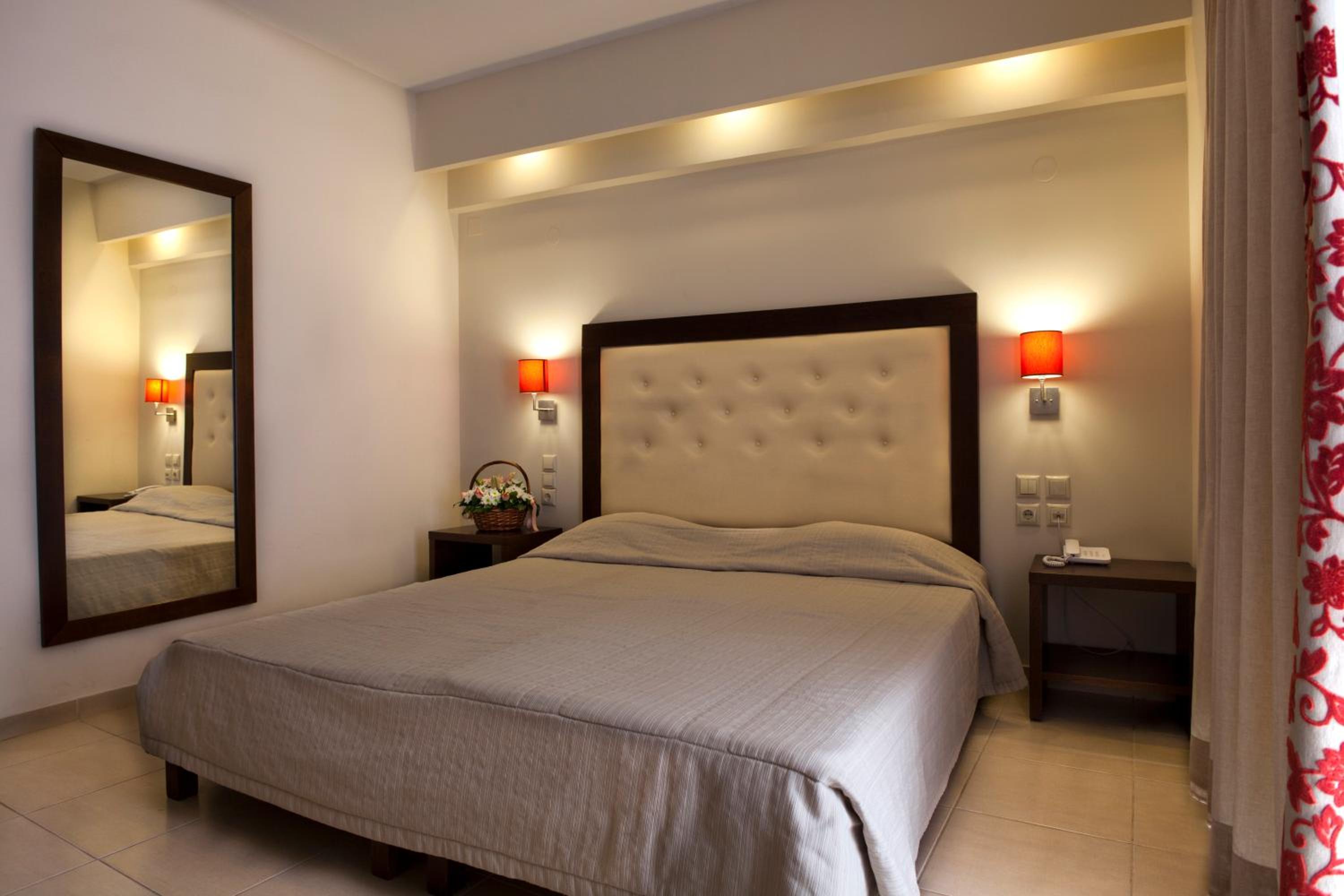 Superior Double Room with Sea View - Photo 3