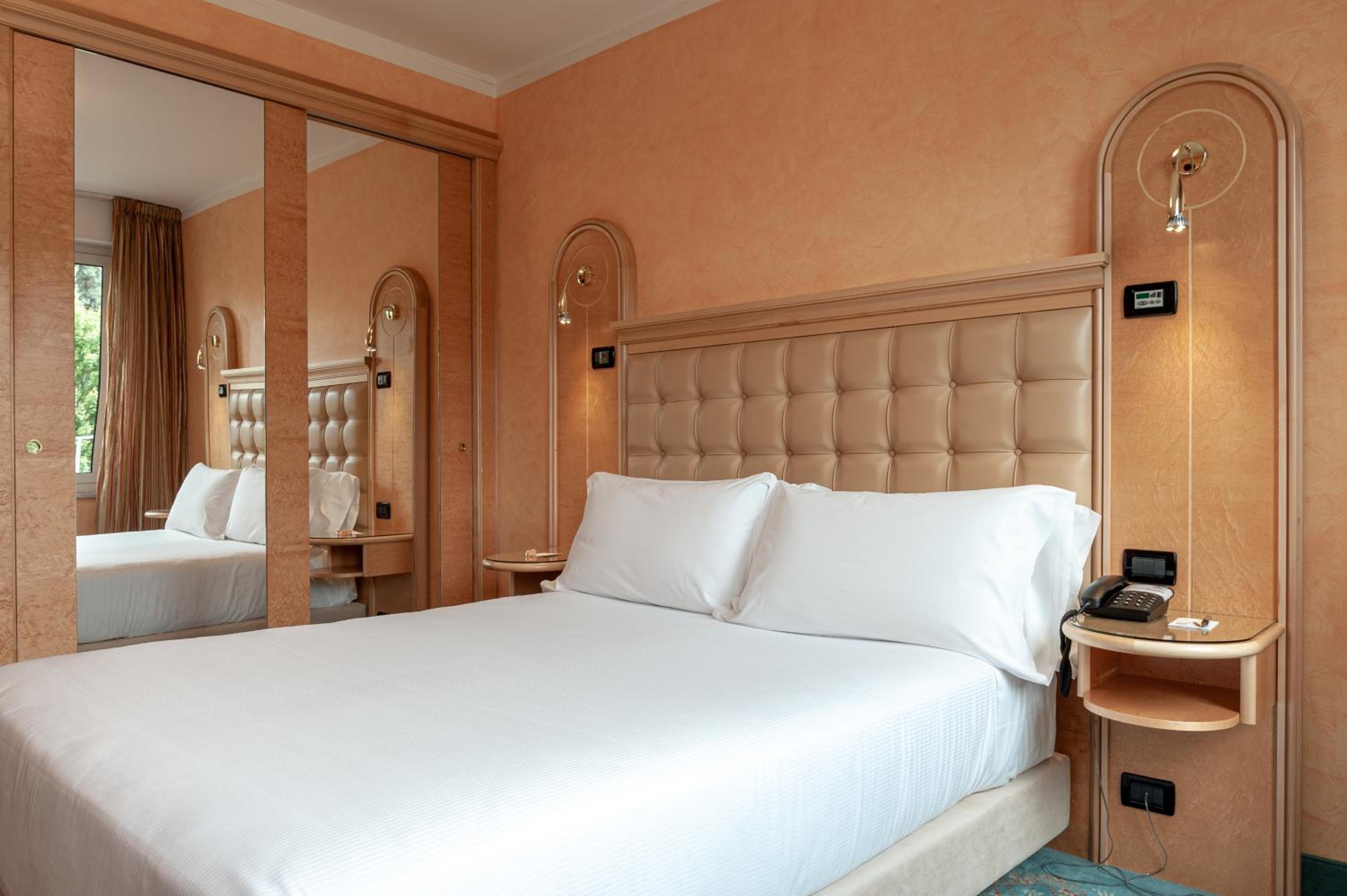 Executive Double Room - Photo 1