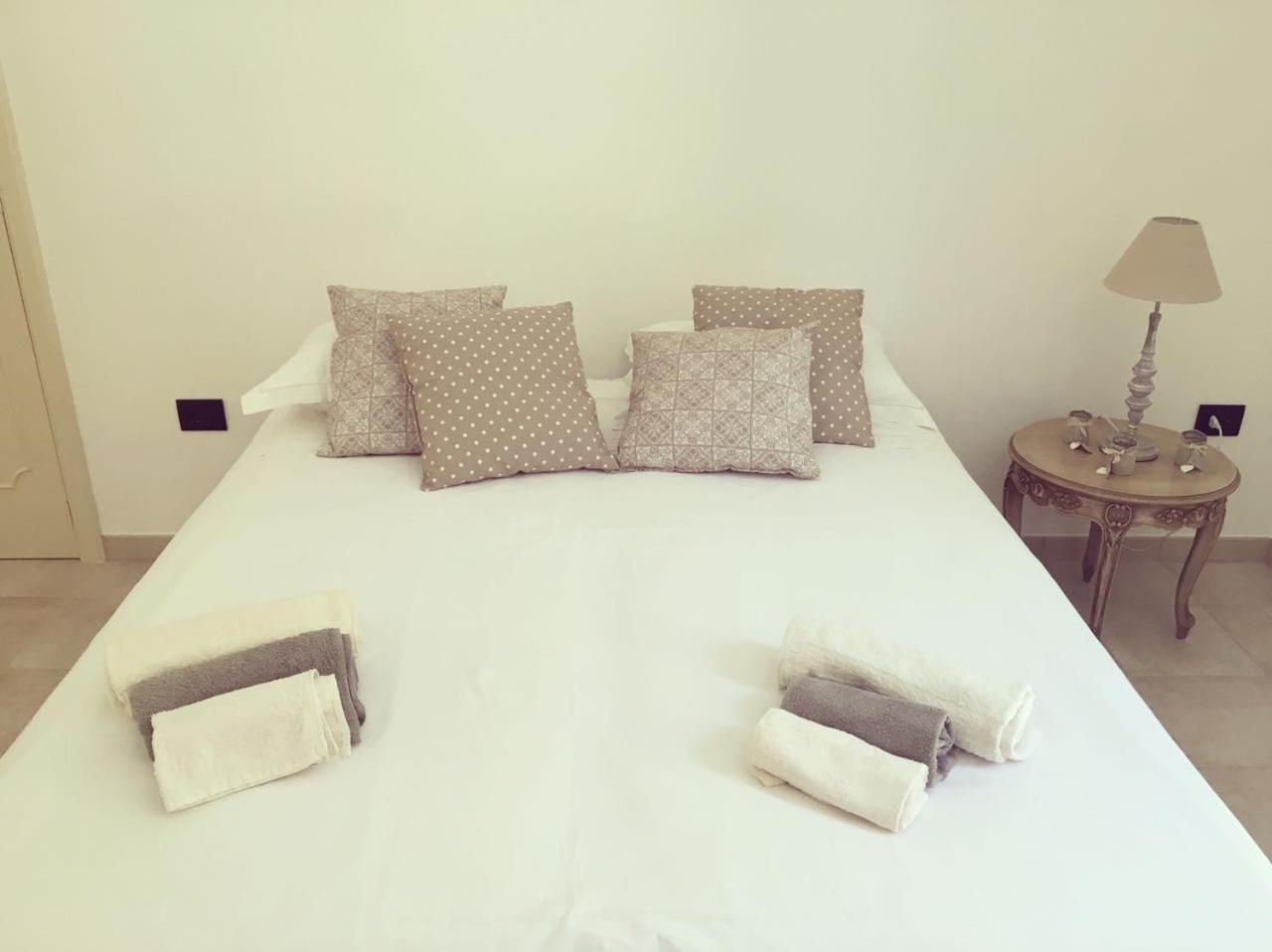 One-Bedroom House - Photo 1