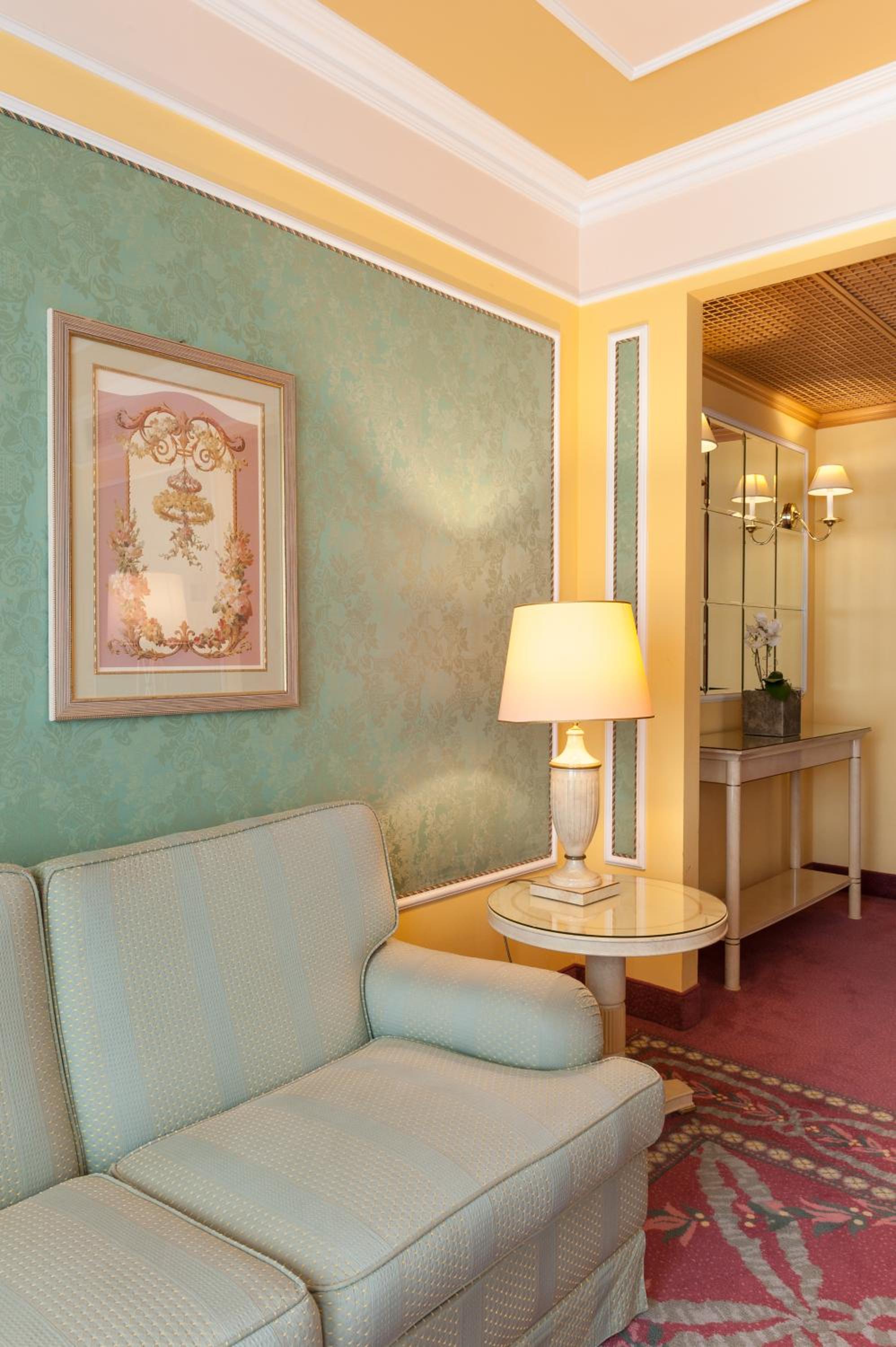 Suite - Photo 4