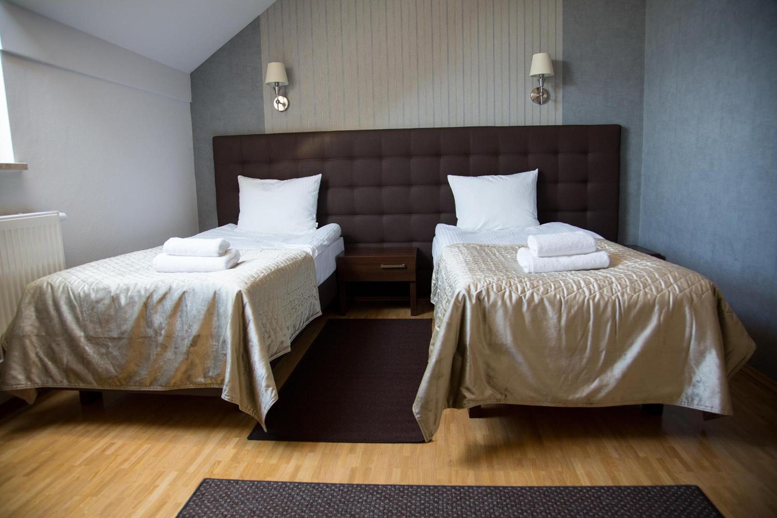 Double or Twin Room - Photo 6