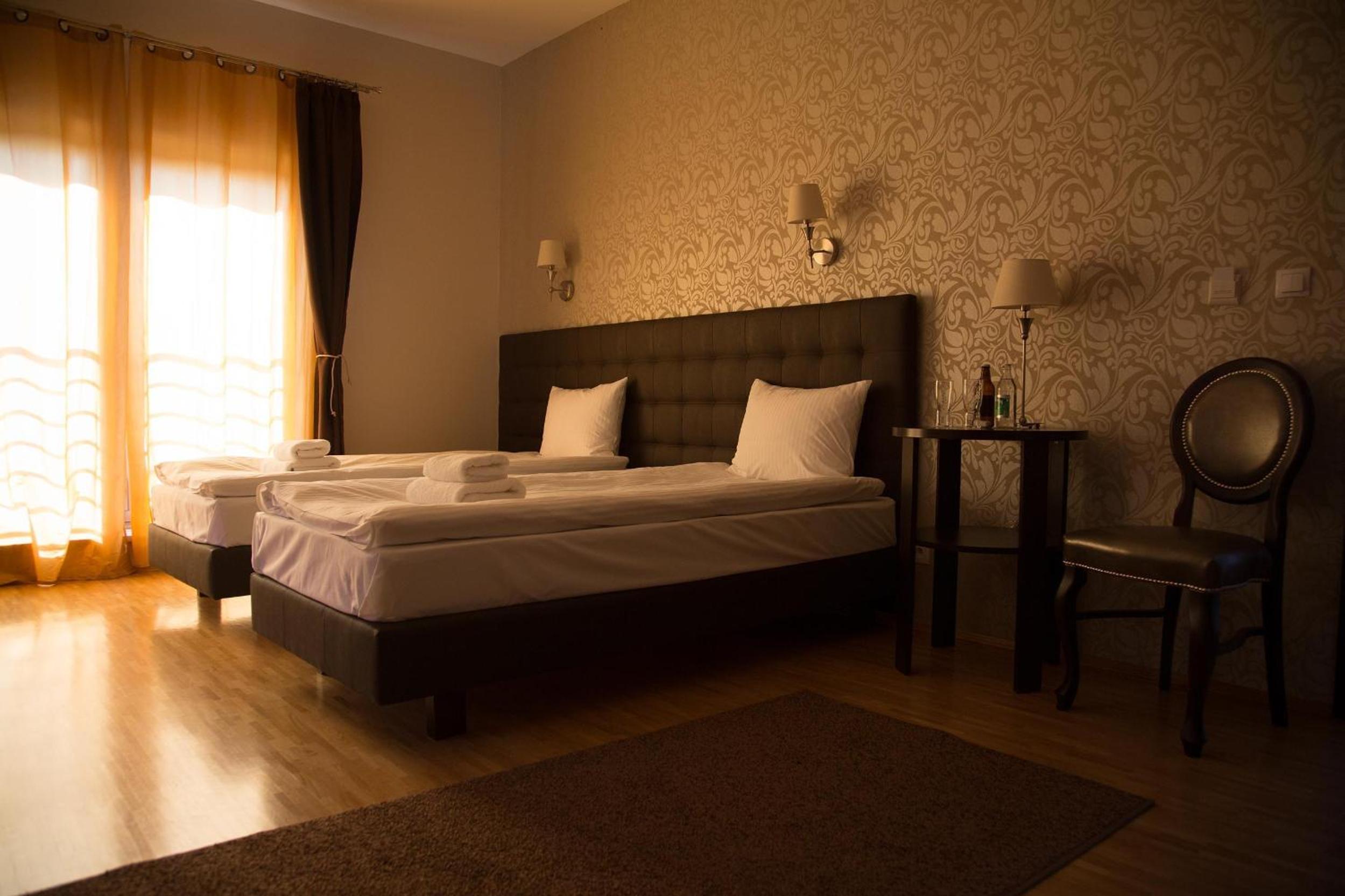 Superior King Room - Photo 5