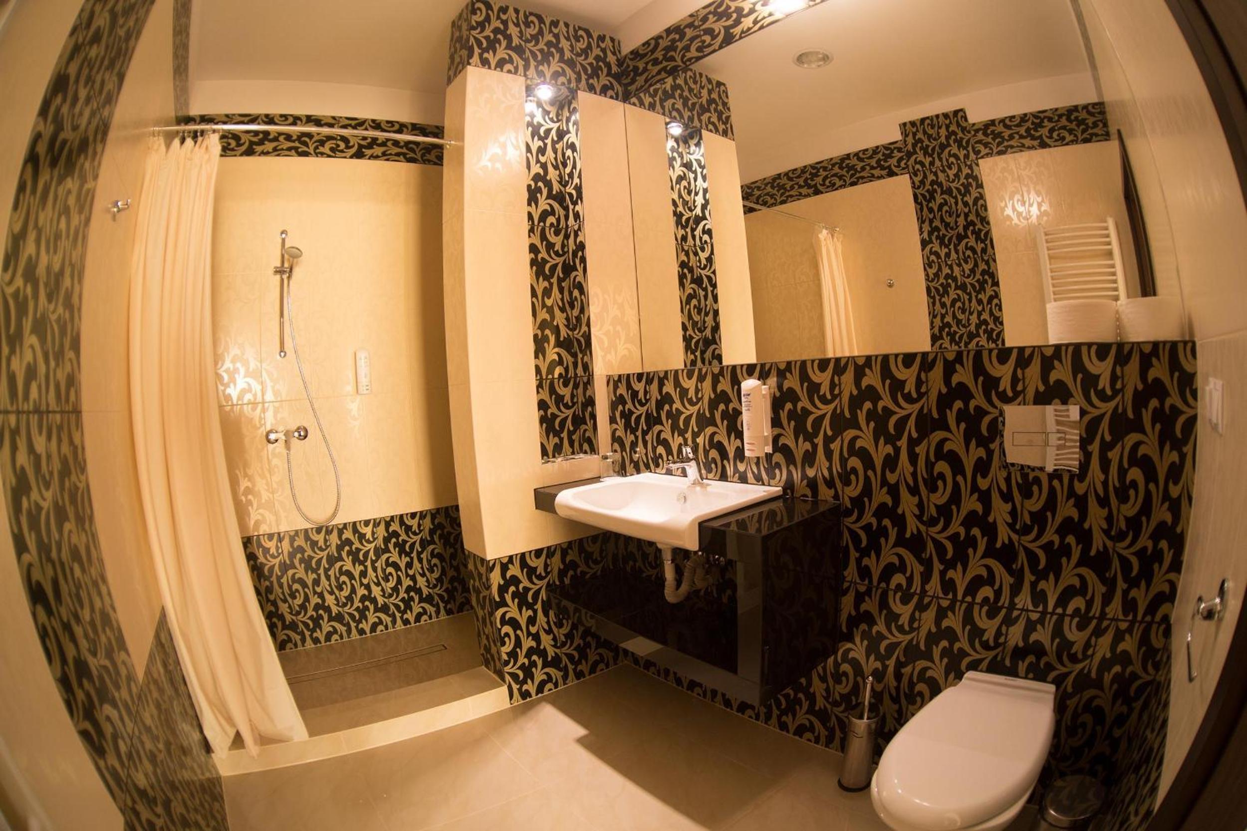 Superior King Room - Photo 6