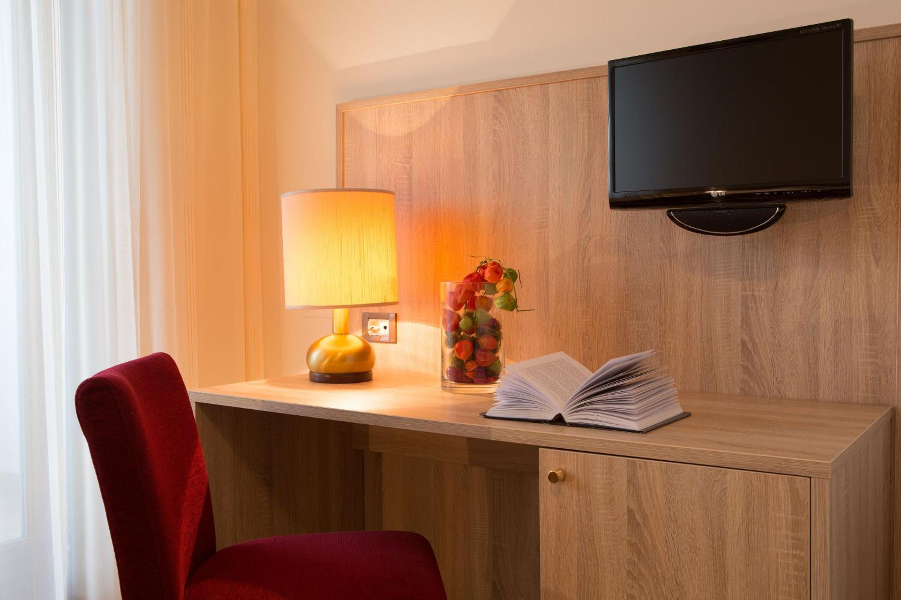 Single Room photo 3