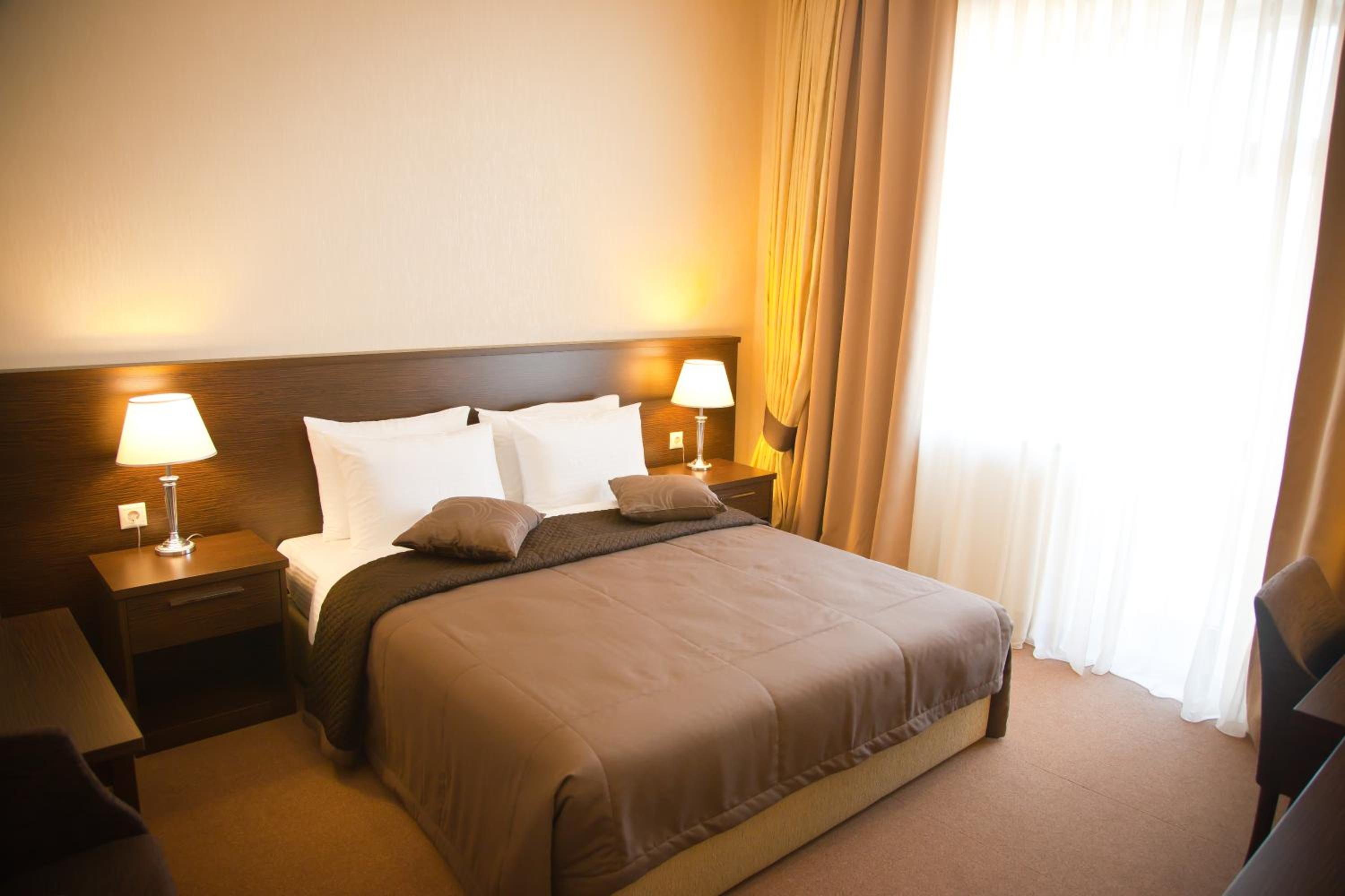 Standard Twin Room - Photo 1