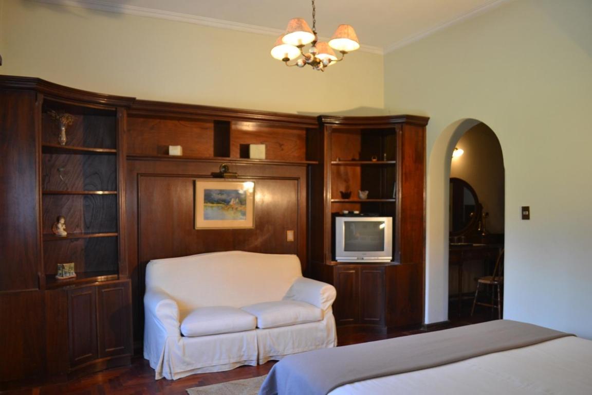 King Suite with Spa Bath photo 2