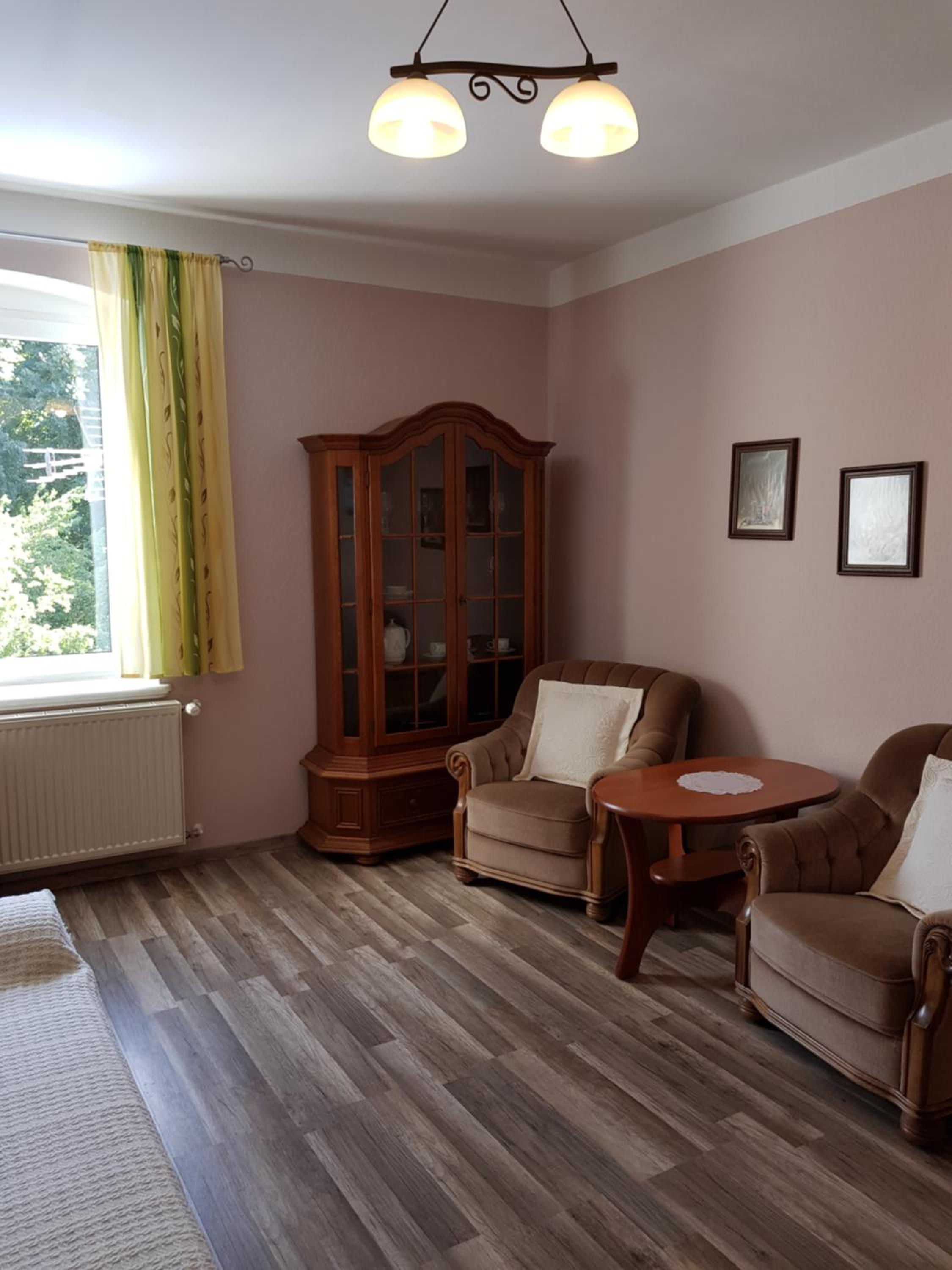 Family Room - Photo 6