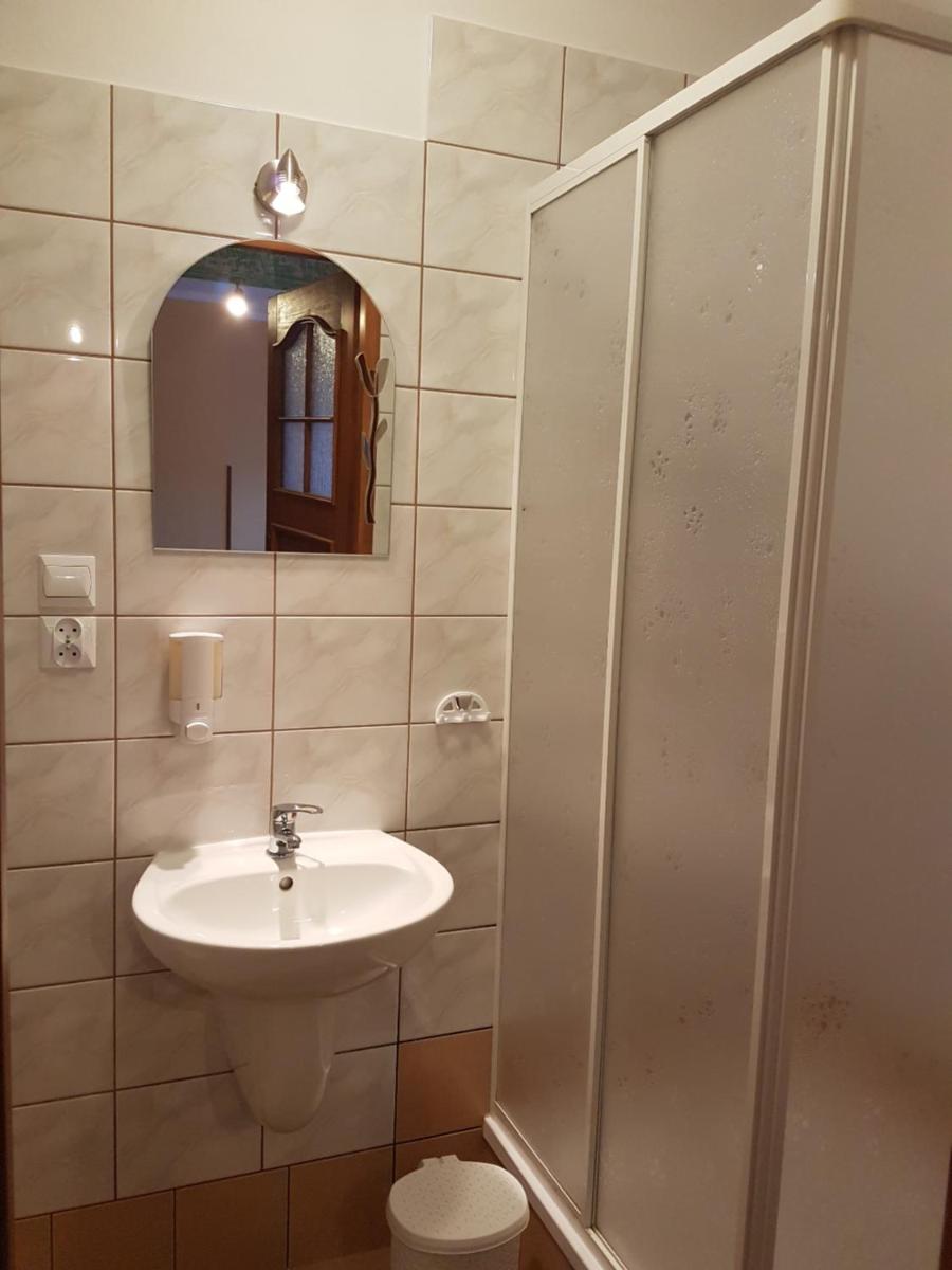 Quadruple Room with Private Bathroom photo 2