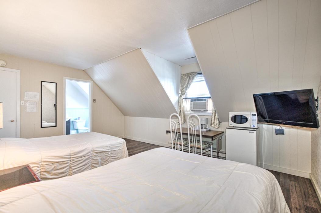 Economy Double Room photo 2