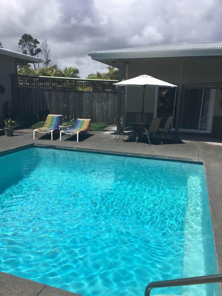 Double Room with Pool View - Photo 10