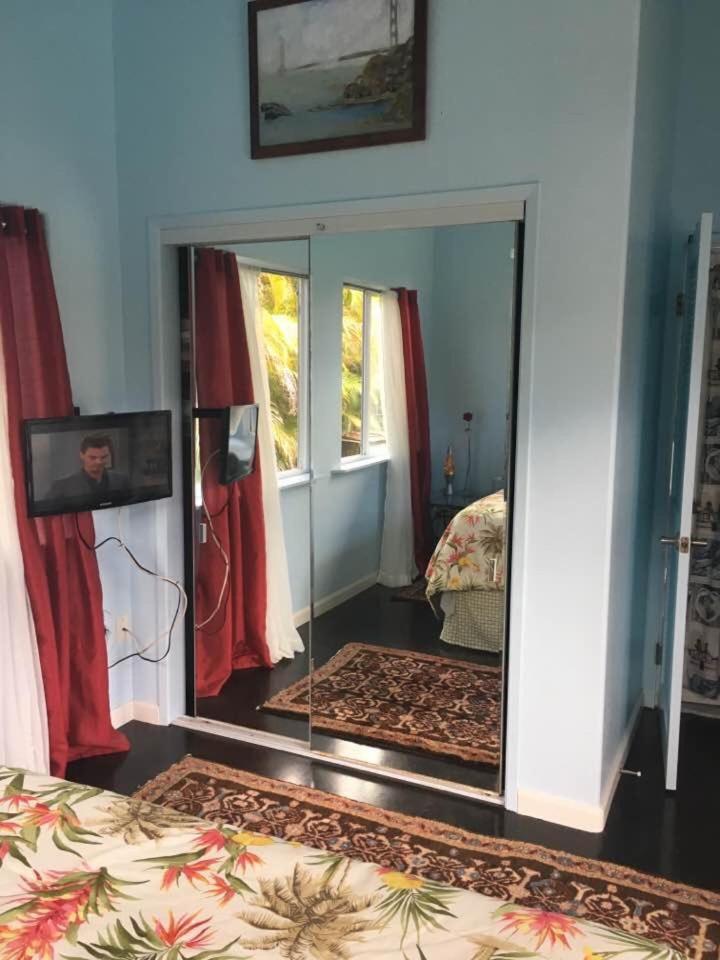 Double Room with Pool View - Photo 8