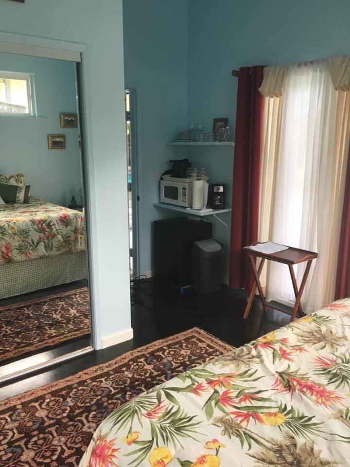 Double Room with Pool View - Photo 1
