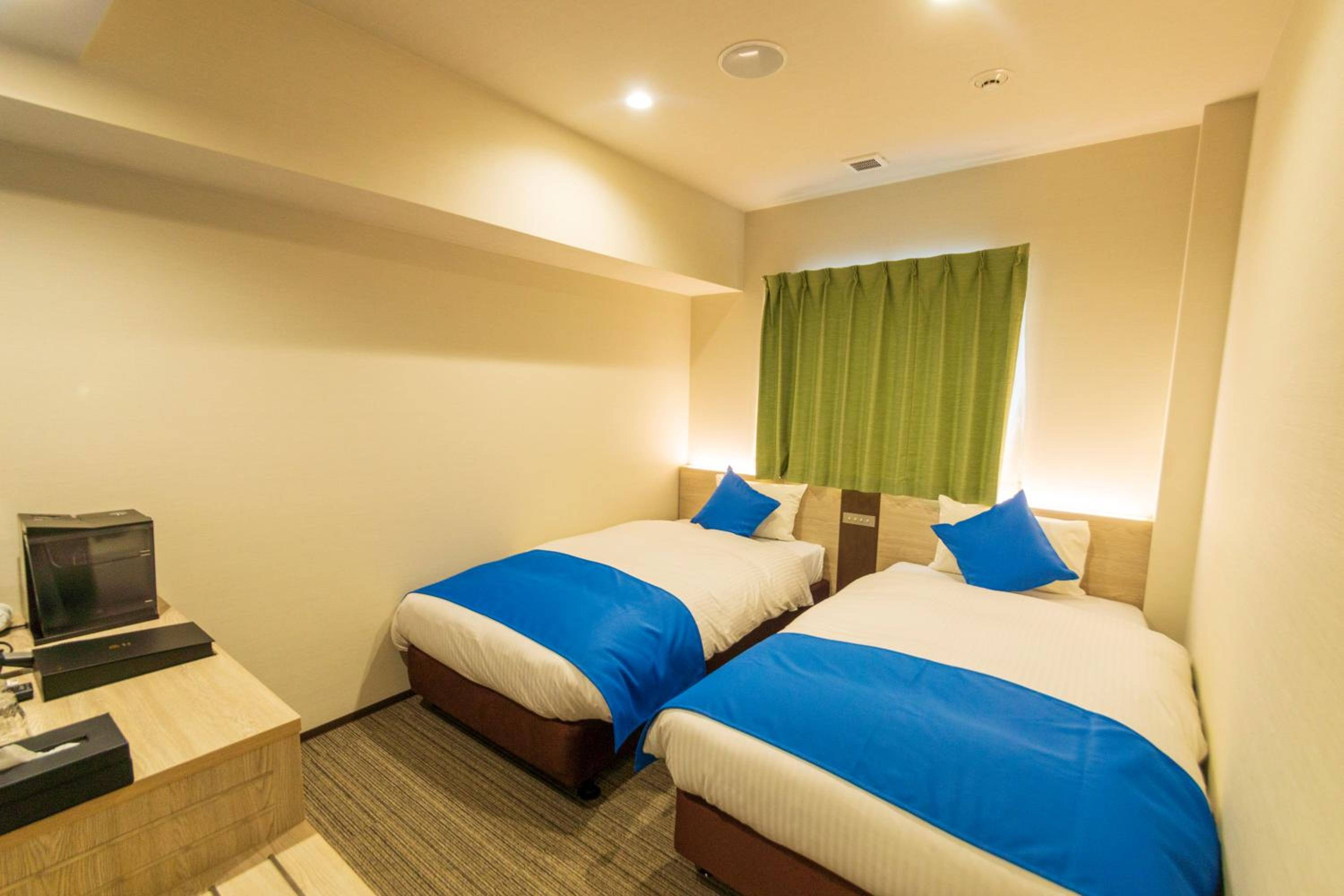 Economy Twin Room photo 2