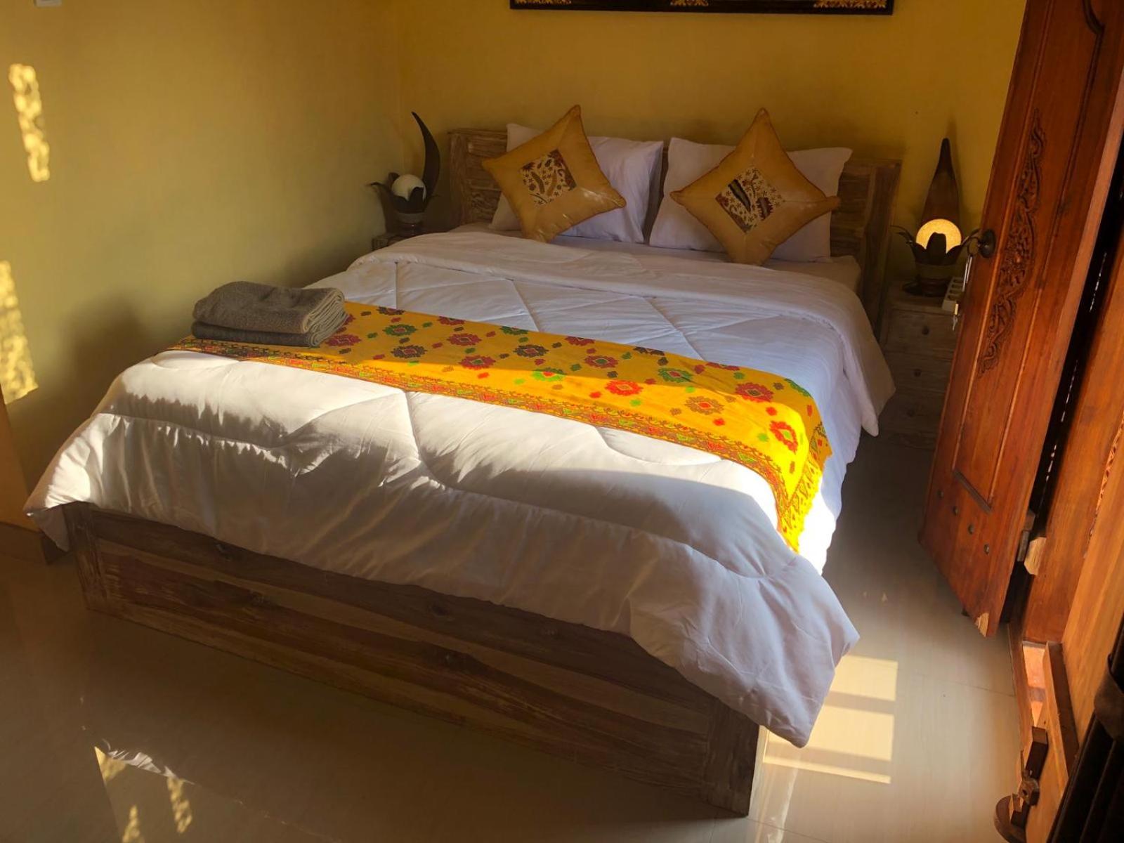 Deluxe Double Room with Balcony - Photo 25
