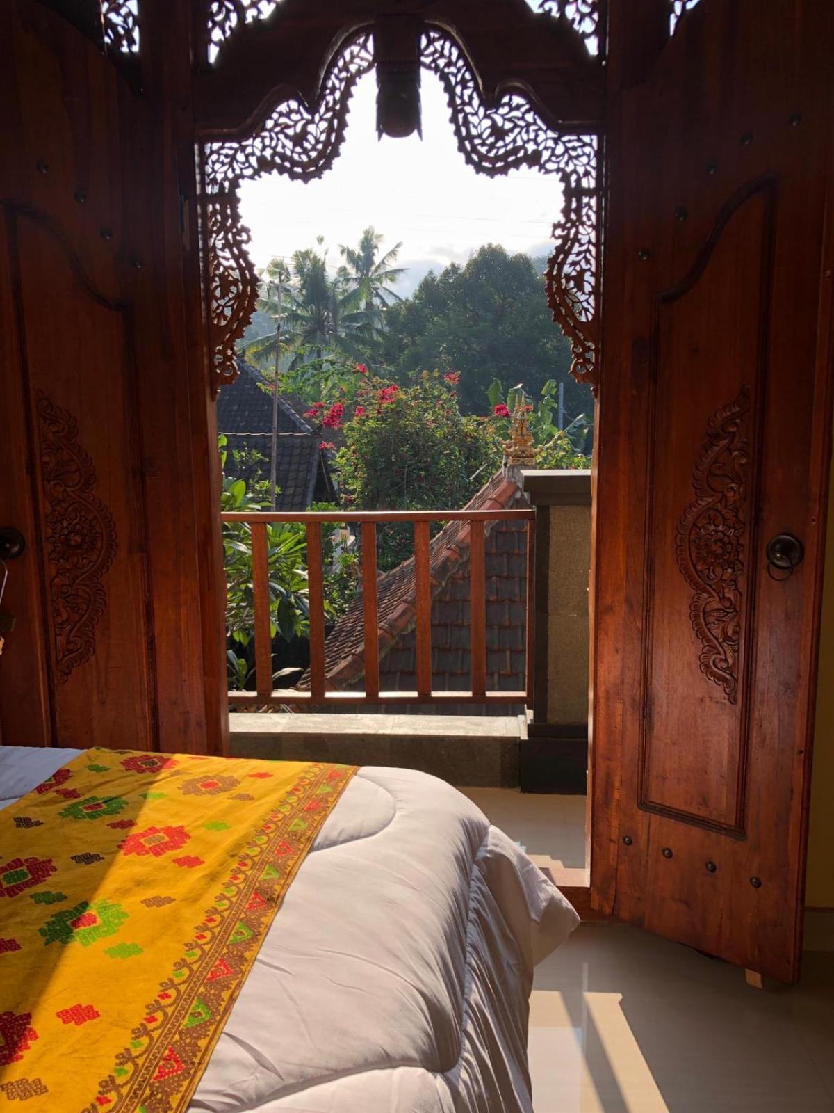 Deluxe Double Room with Balcony - Photo 17