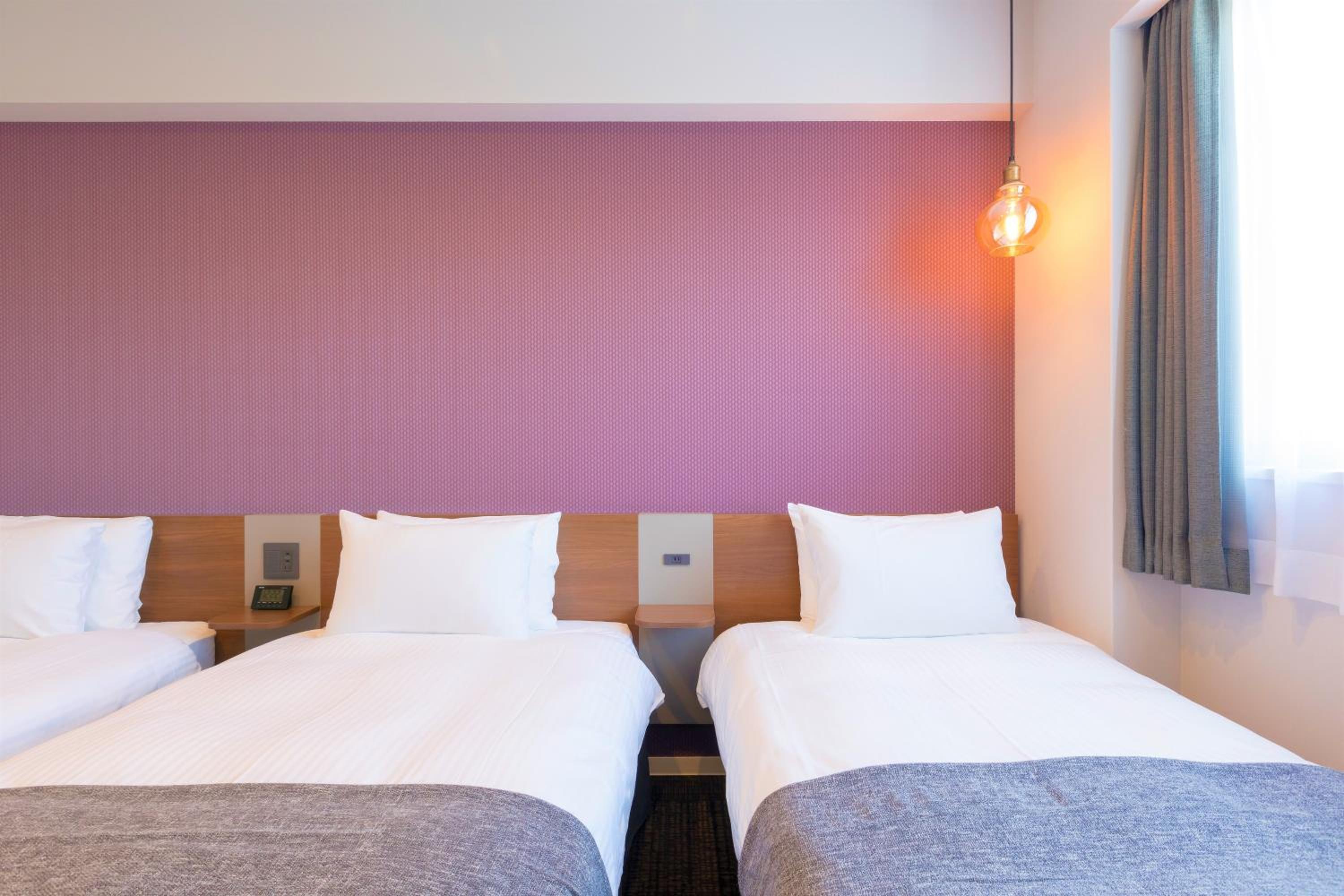 Twin Room with Extra Bed - Photo 10