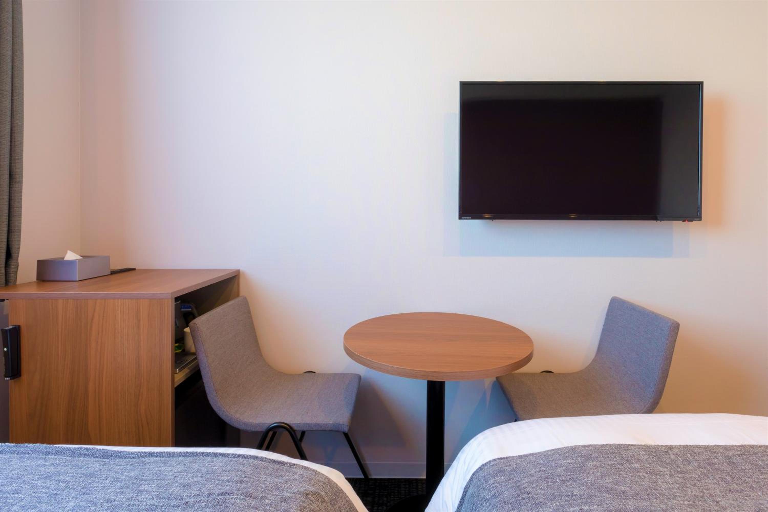 Twin Room with Extra Bed - Photo 7