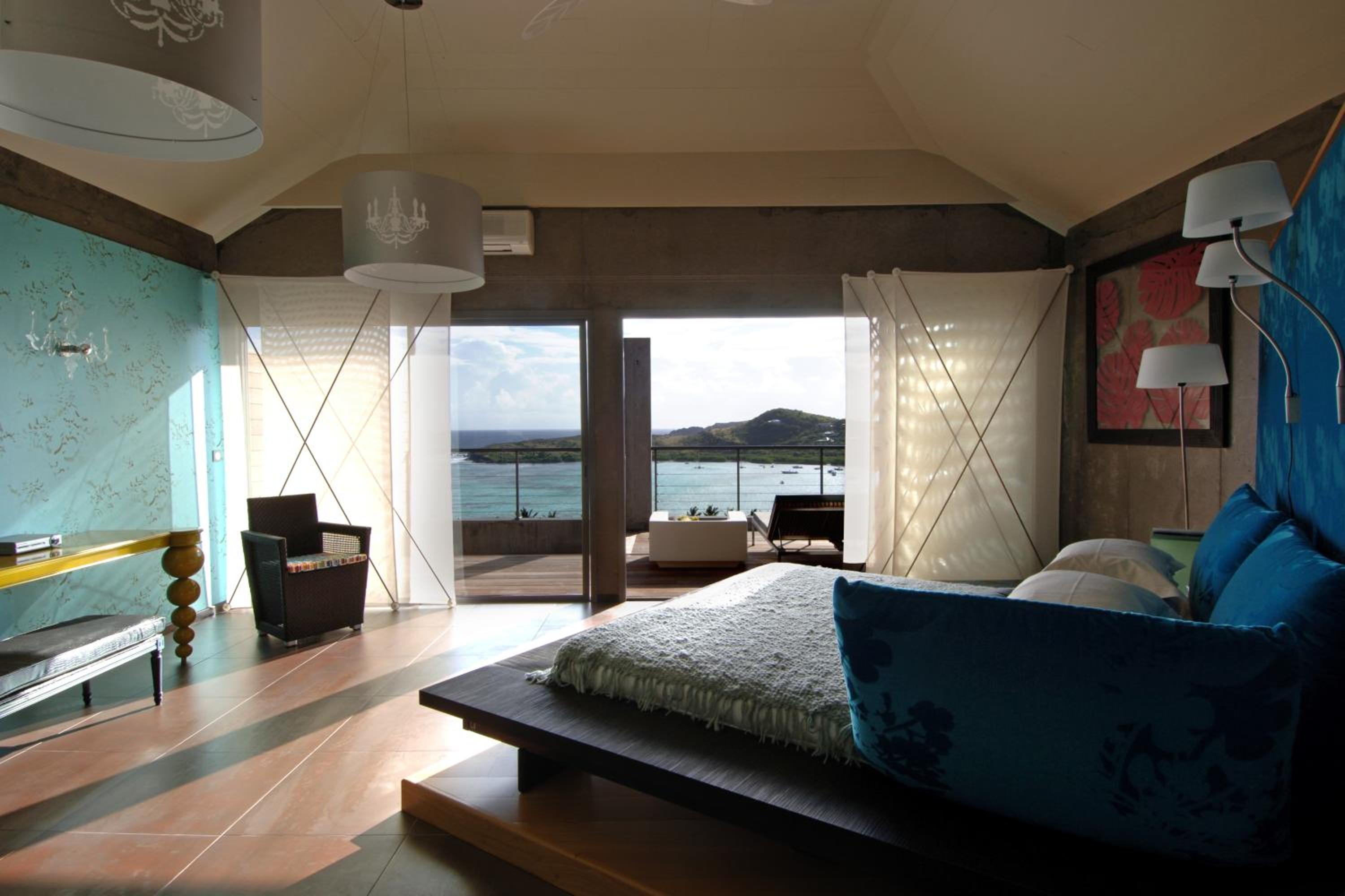 Suite with Hot Tub photo 3