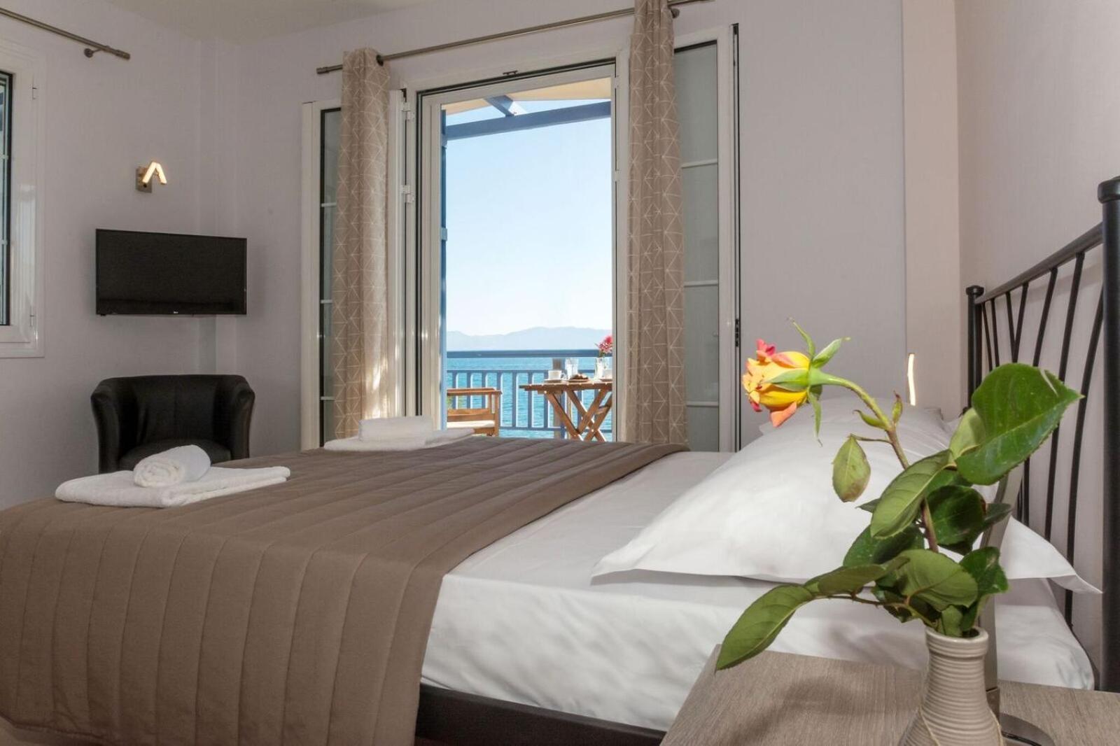Double Room with Sea View - Photo 6