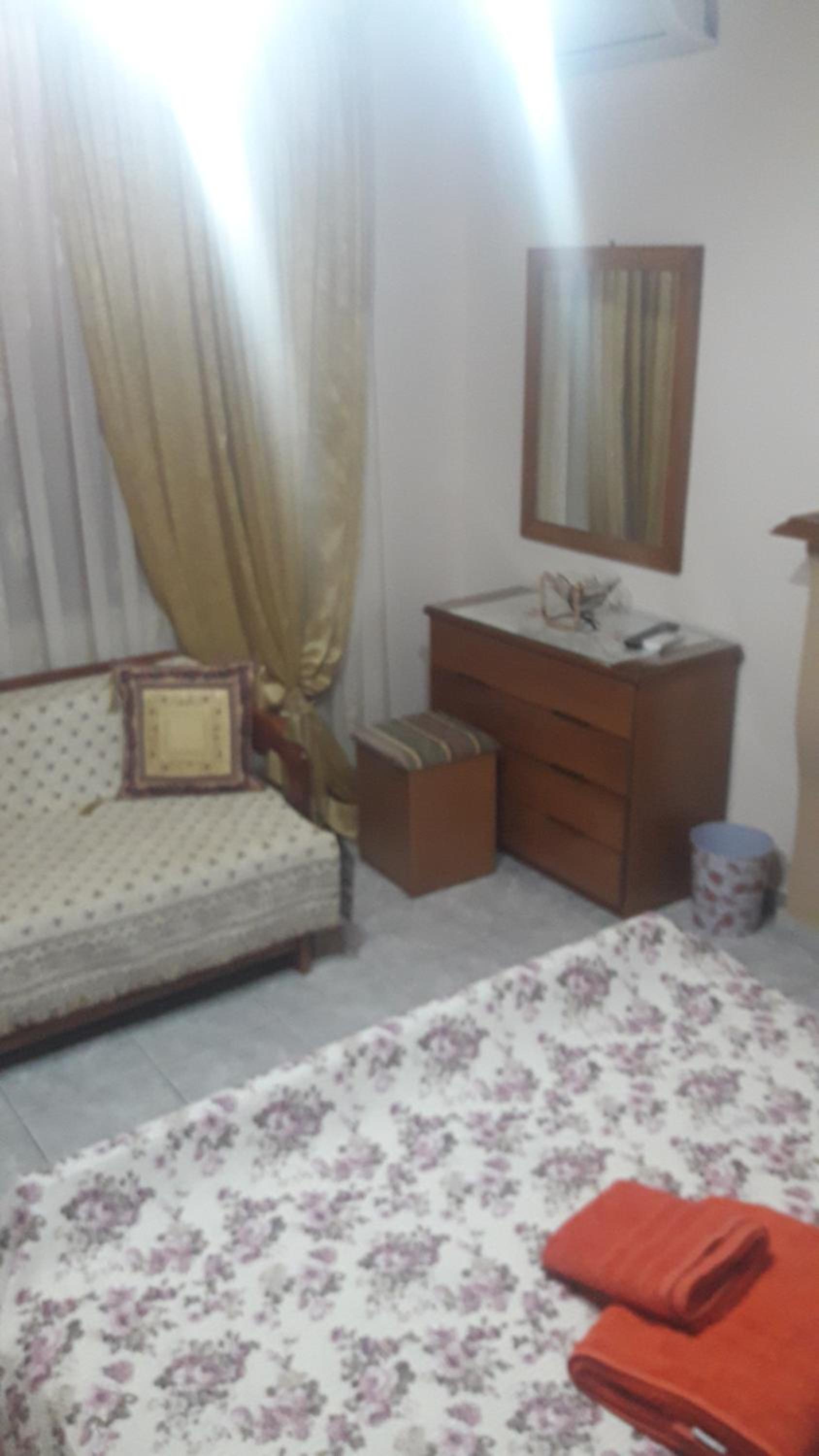 Two-Bedroom House - Photo 8
