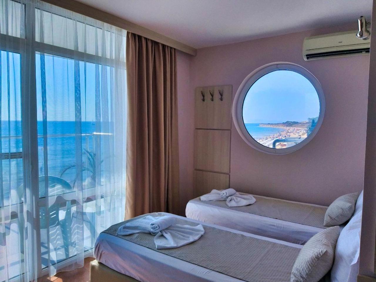 Studio with Sea View and Balcony - Photo 9