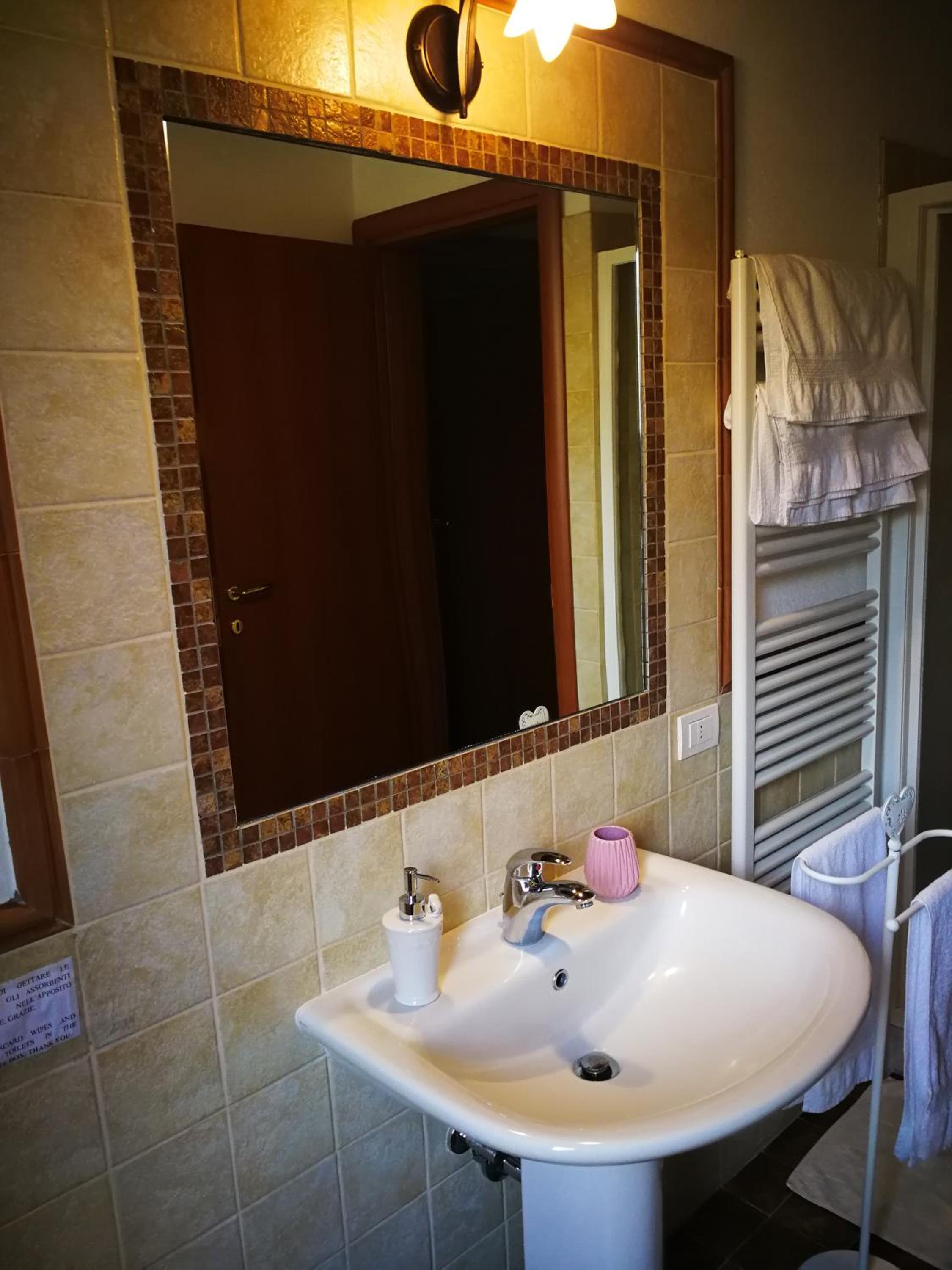 One-Bedroom Apartment - Photo 11
