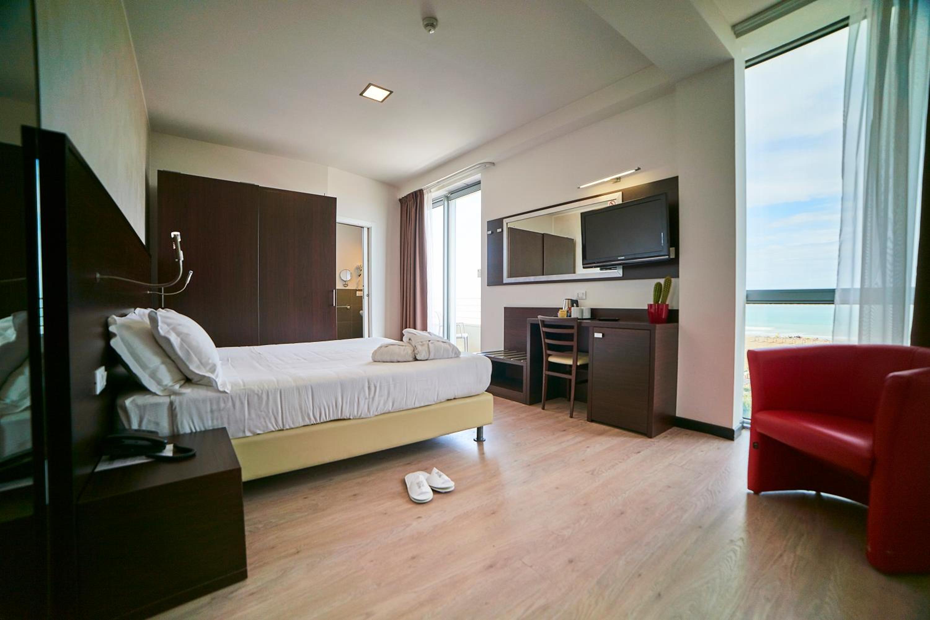 Superior Double or Twin Room with Spa Access - Photo 5