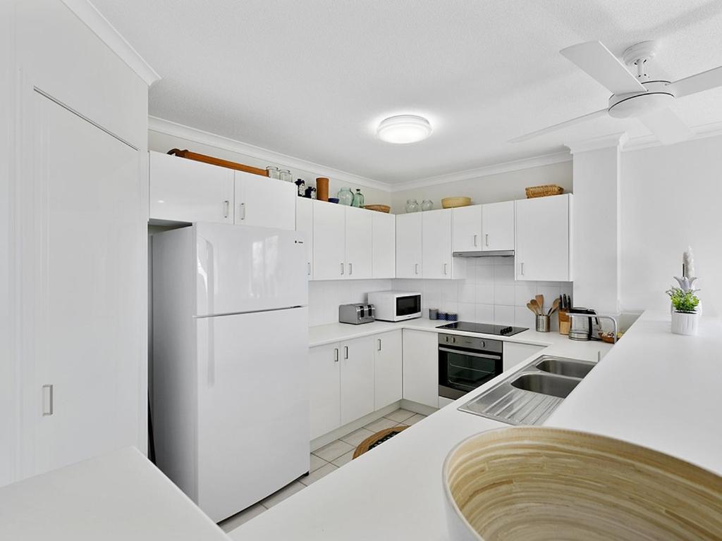 Three-Bedroom Apartment photo 2
