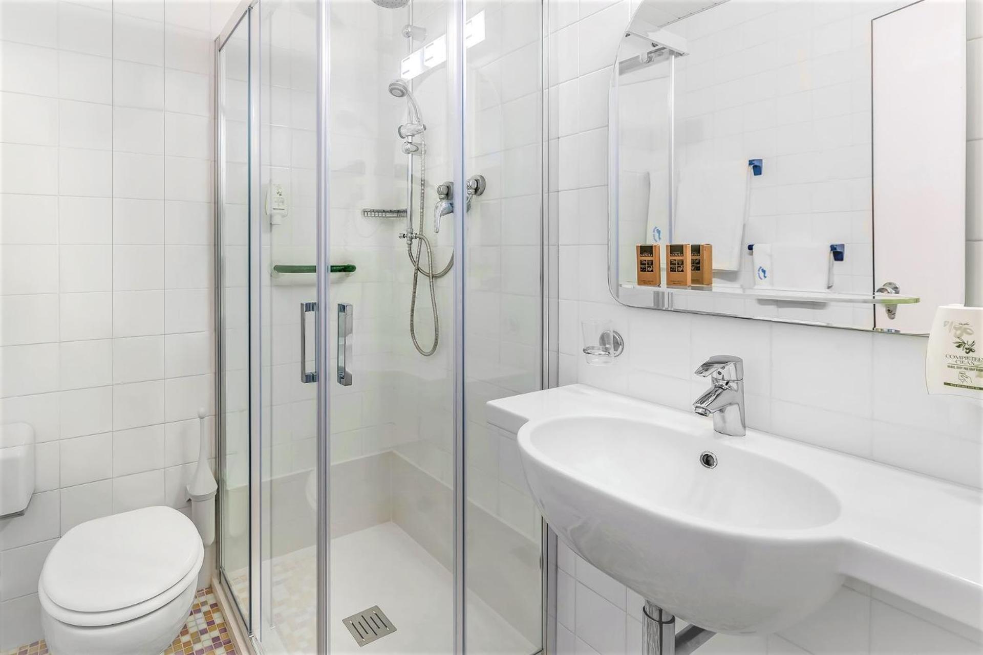 Superior Double or Twin Room - Photo 4