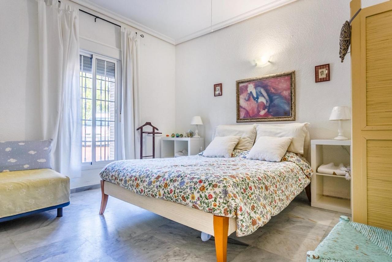 Deluxe Queen Room - Photo 1
